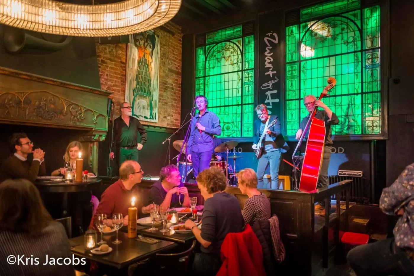 Restaurant/places to eat in Hotel Cavalier