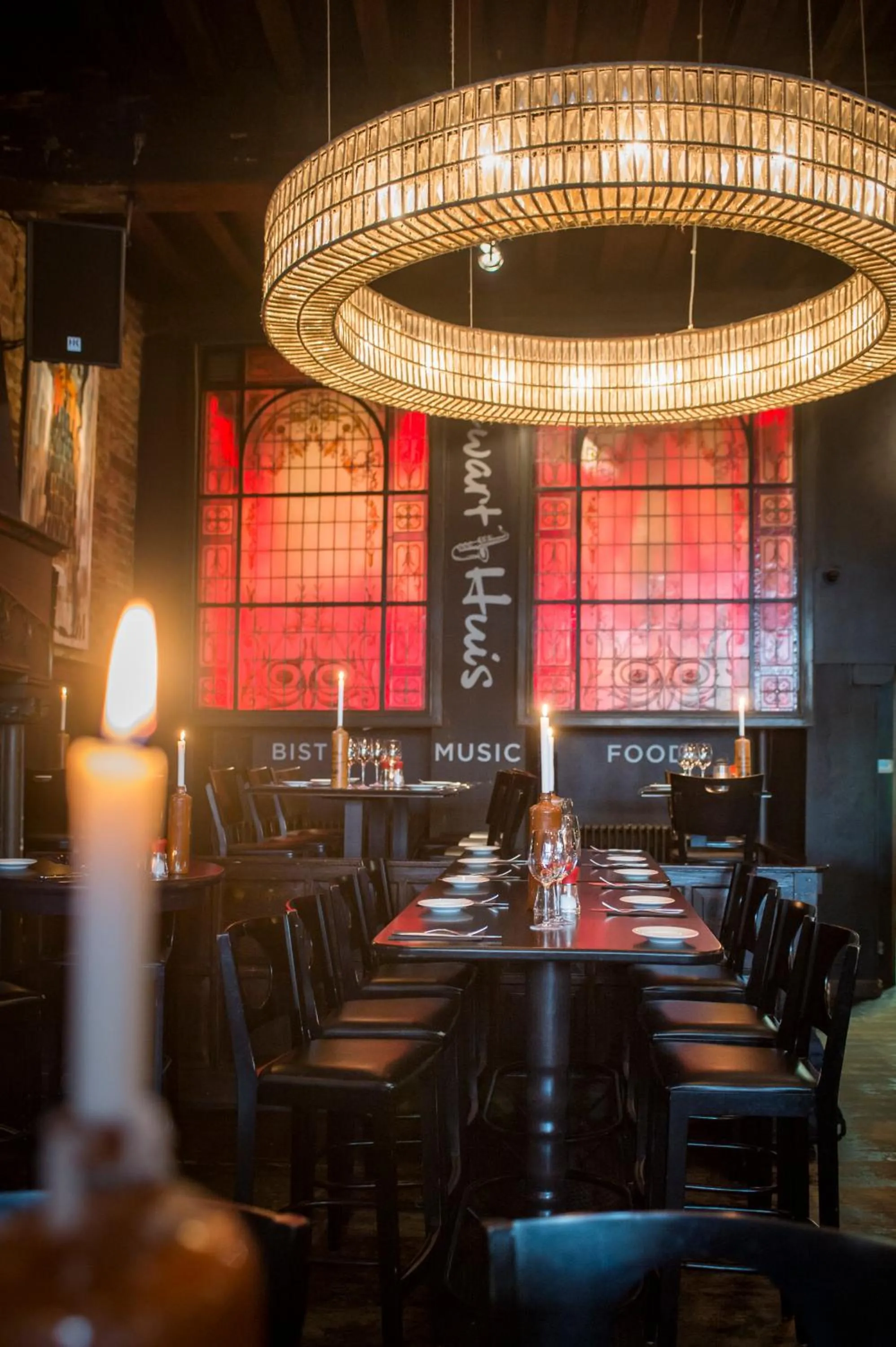 Restaurant/places to eat in Hotel Cavalier