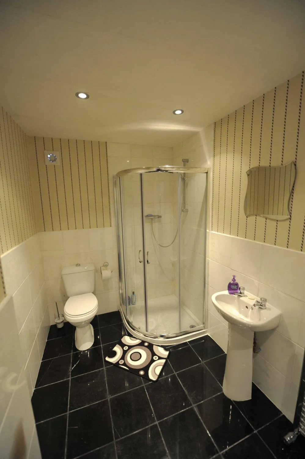 Shower in Sandwick Bay Guest House