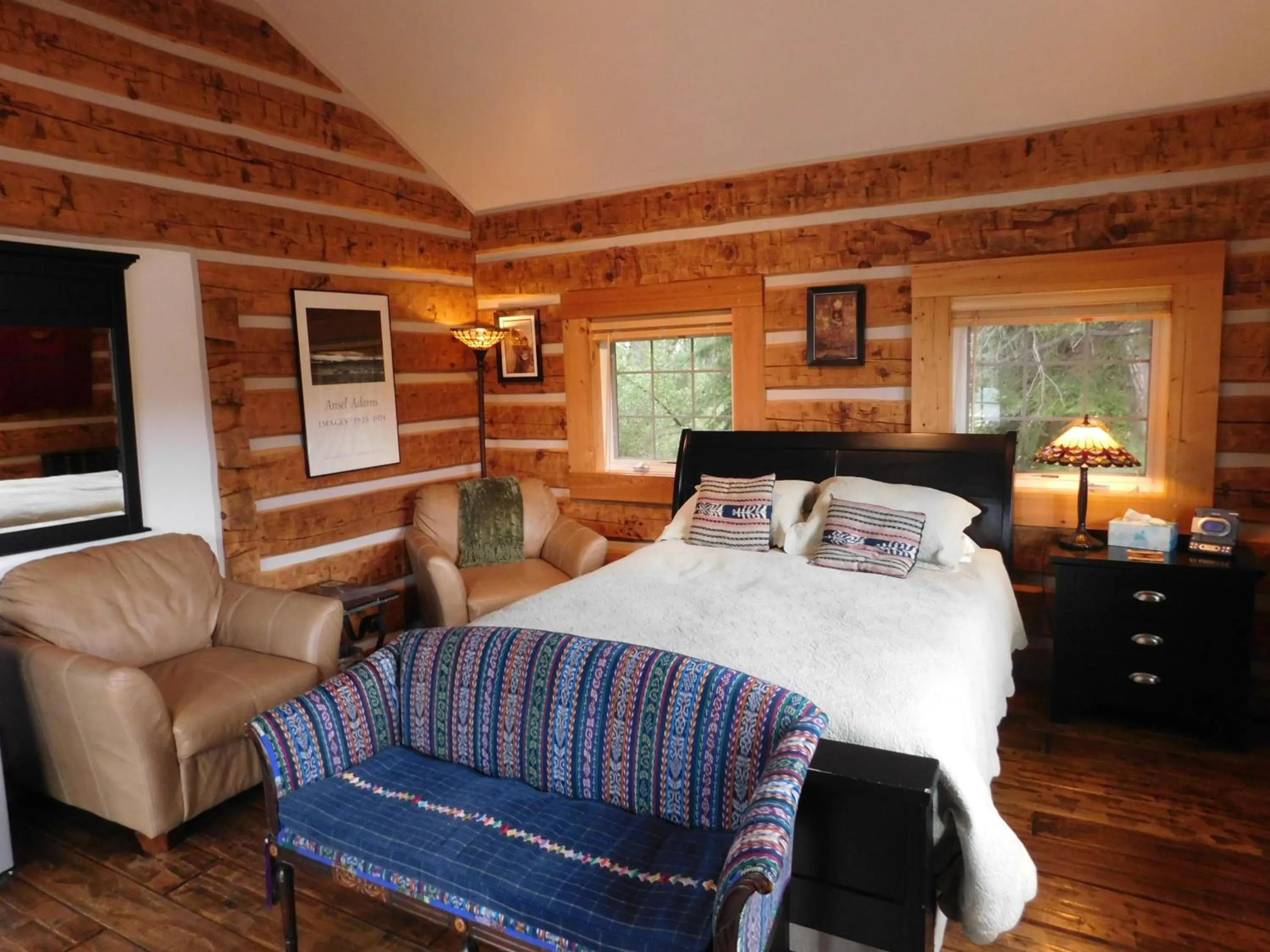Photo of the whole room, Bed in Riverside Meadows Cabins