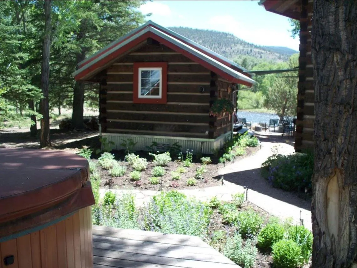 Riverside Meadows Cabins