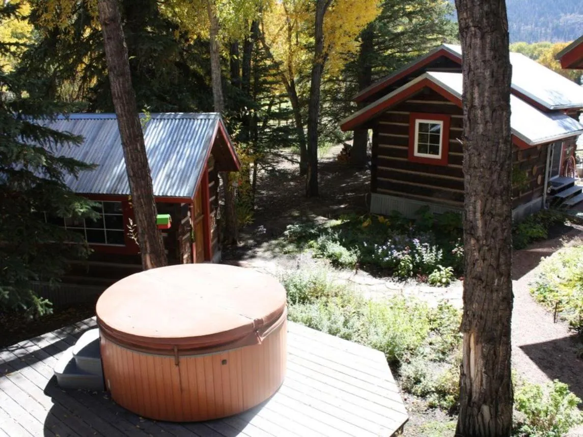 Riverside Meadows Cabins