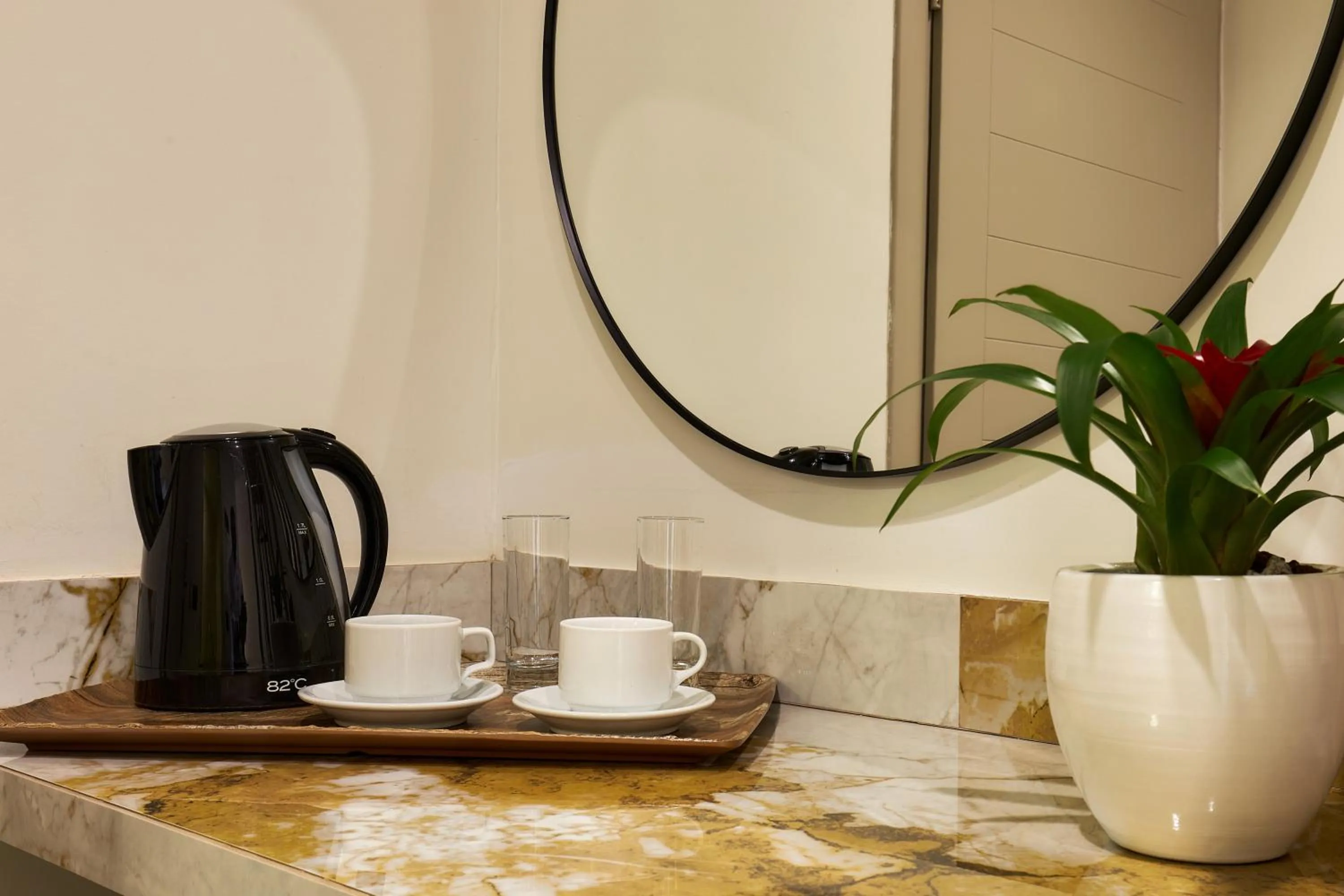 Coffee/tea facilities in Dionisos Hotel