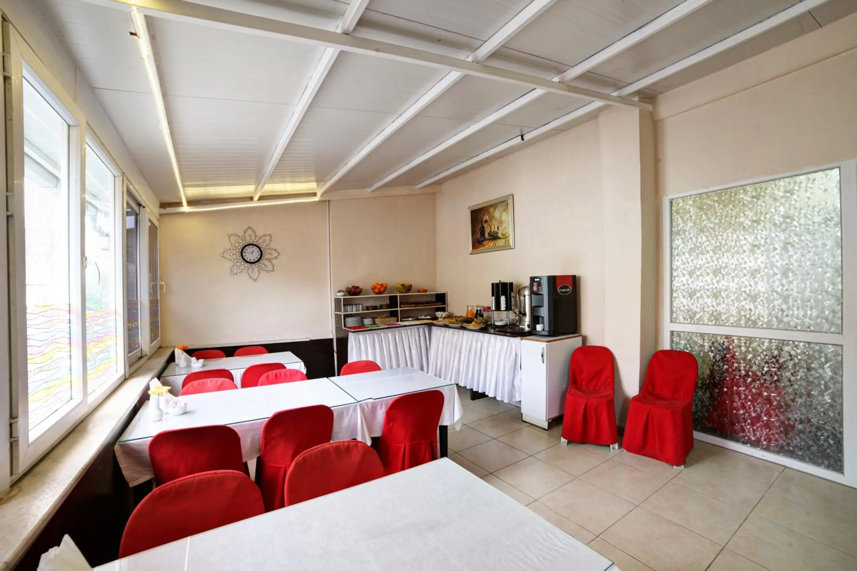 Restaurant/places to eat in Serenity Boutique Hotel Istanbul