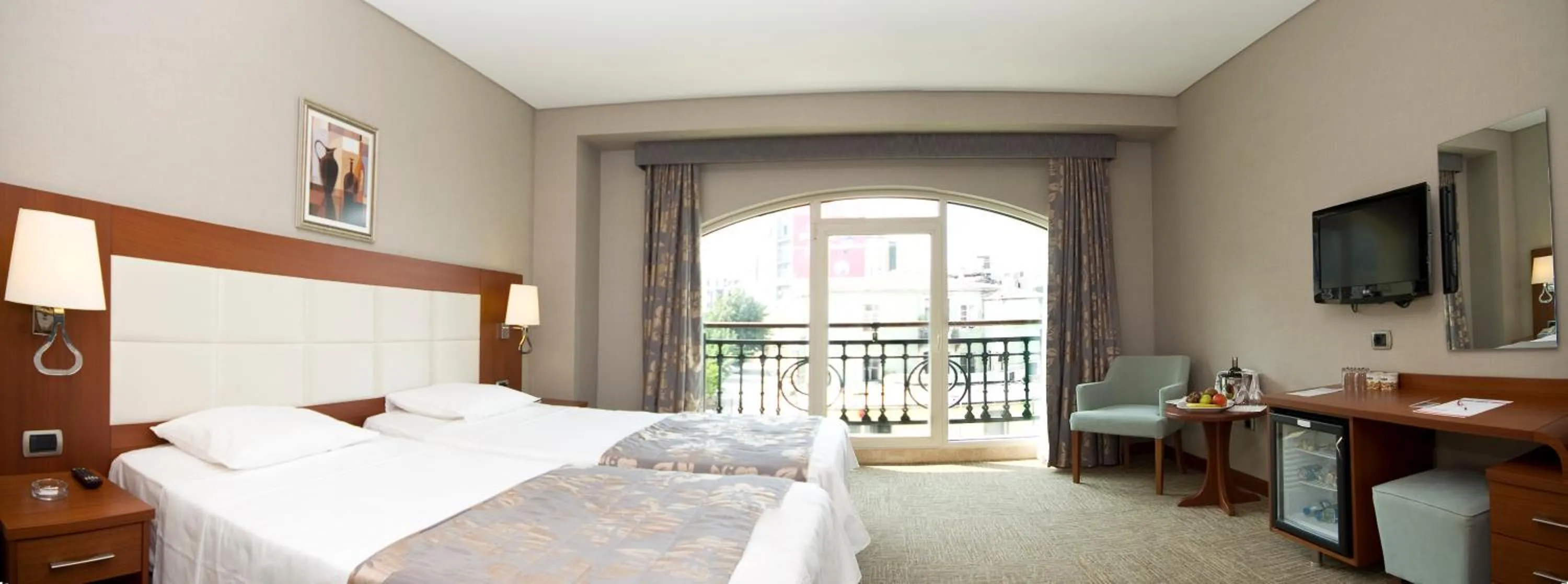 Bed in Innpera Hotel