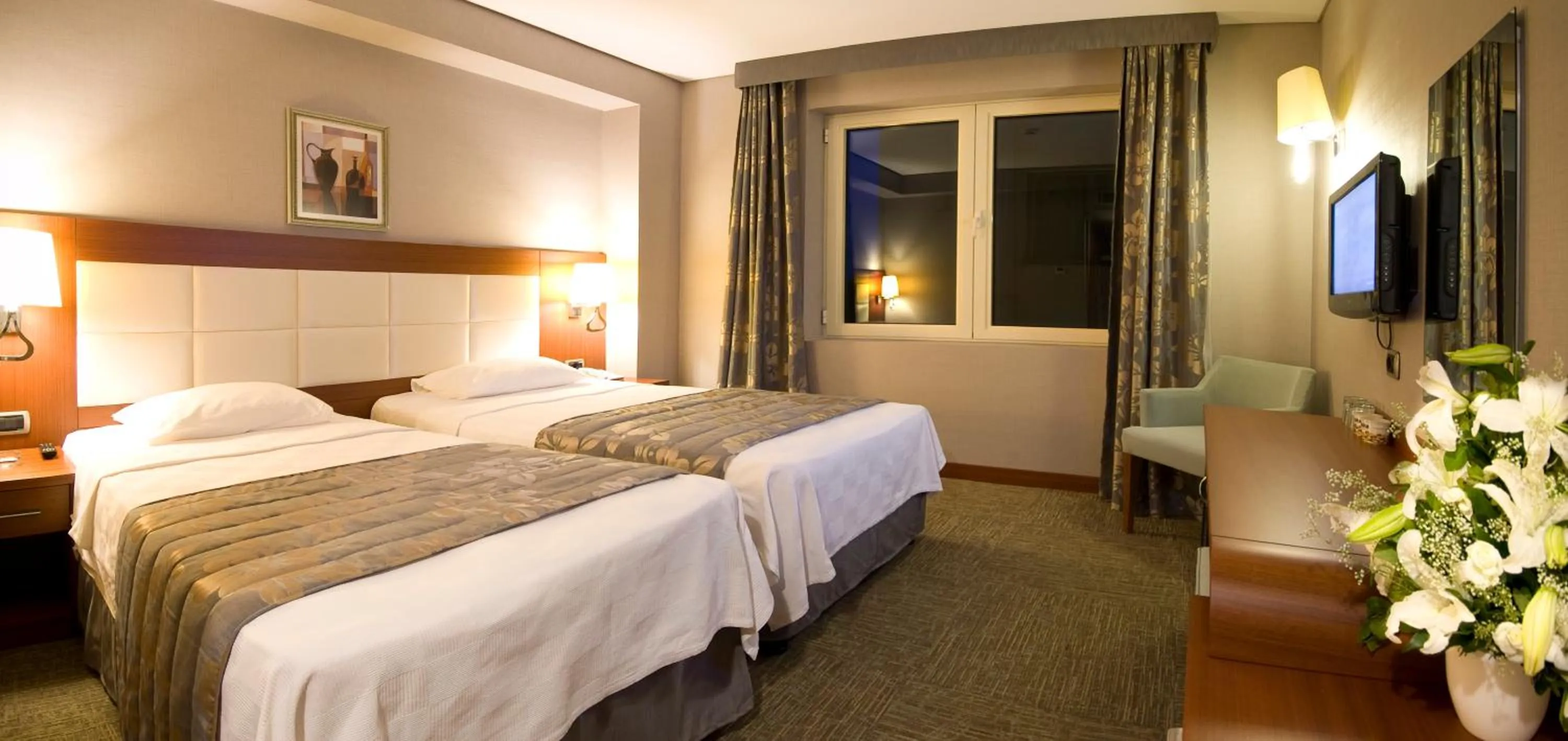 Bed in Innpera Hotel