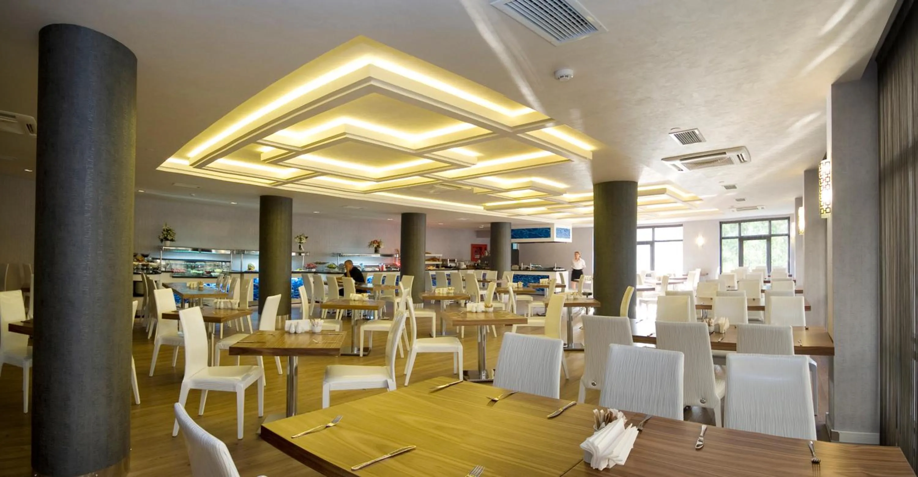 Restaurant/places to eat in Innpera Hotel