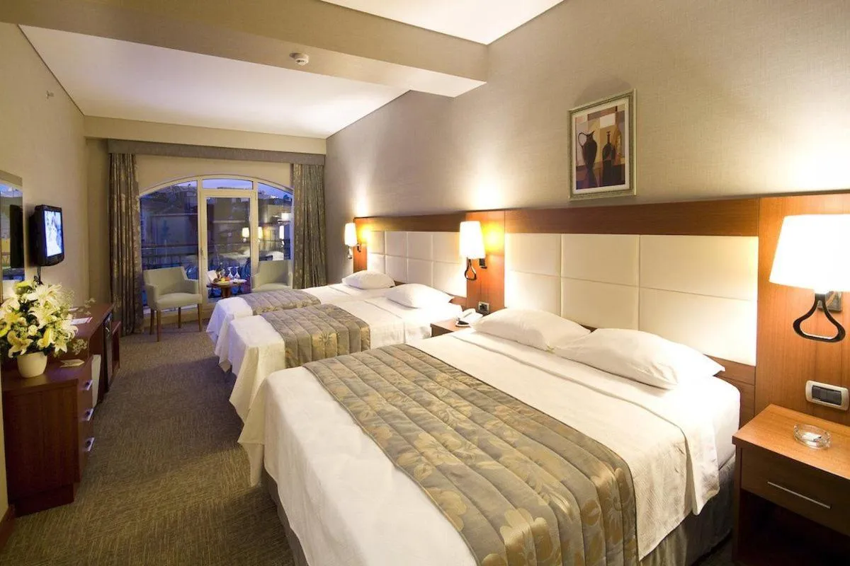 Bed in Innpera Hotel