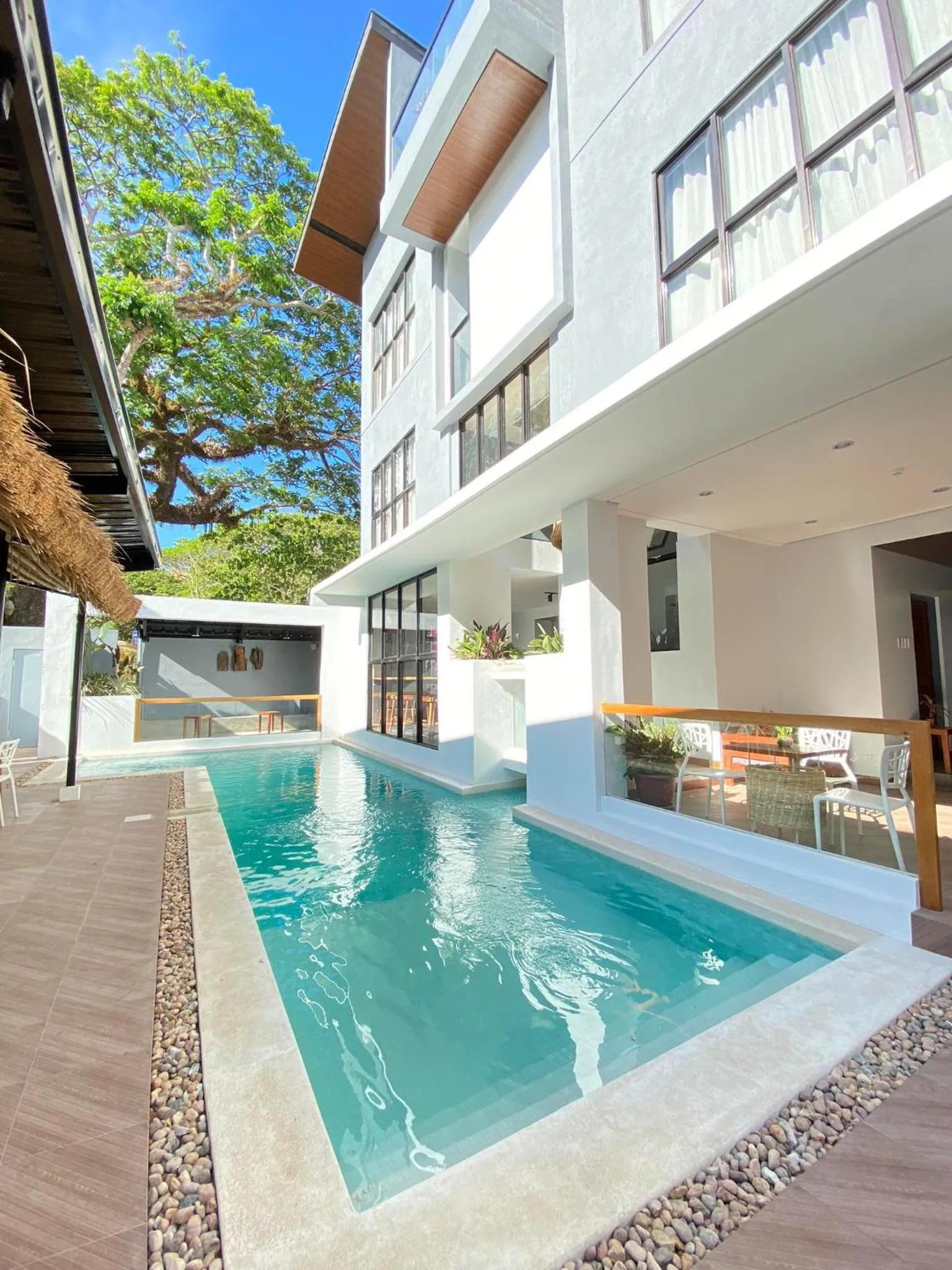 Acacia Garden Inn and Suites