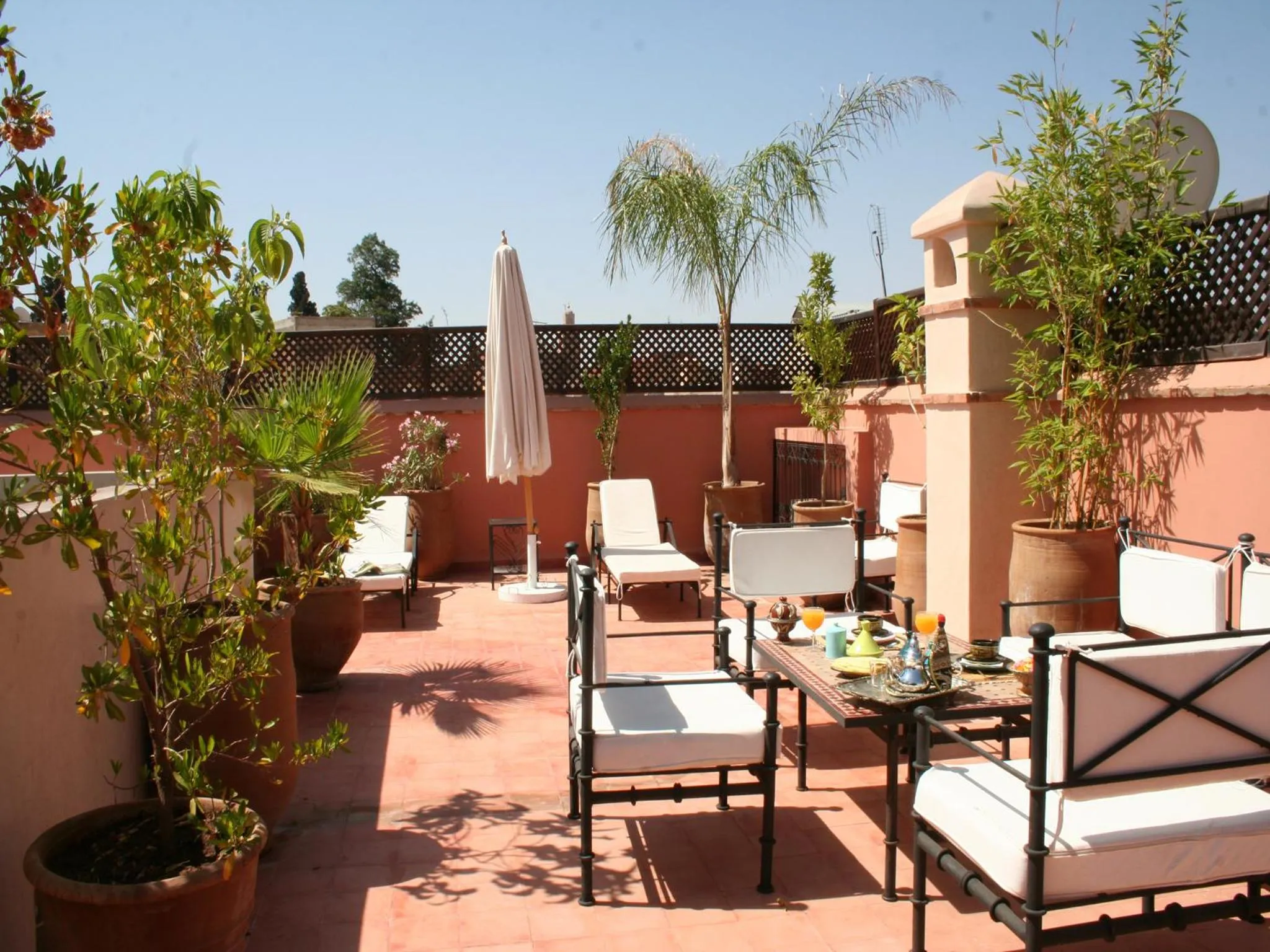 Restaurant/places to eat in Riad Sofia