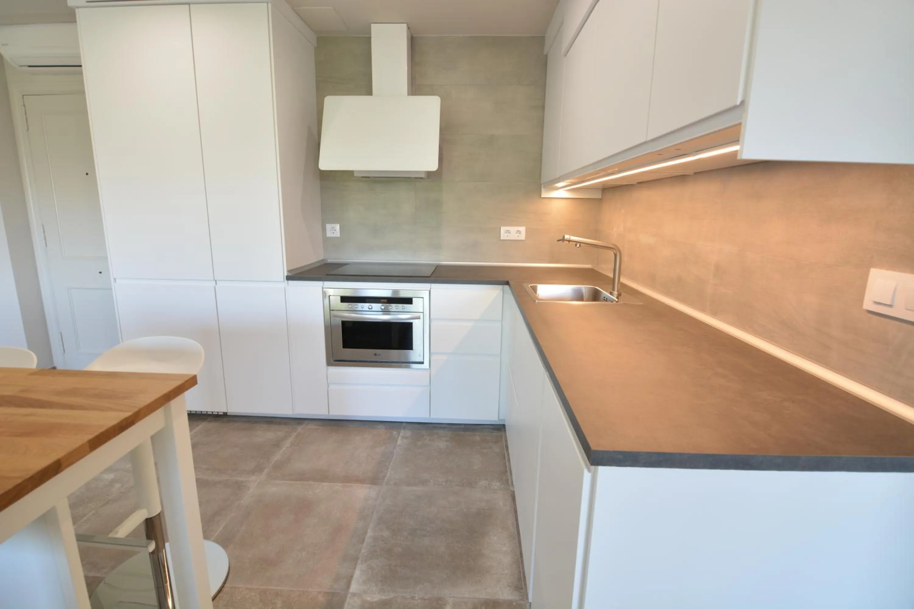 Kitchen or kitchenette in Saval Cala Font