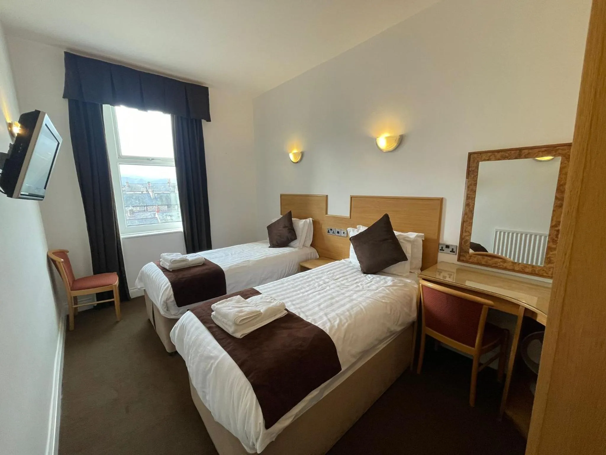 Bedroom, Bed in Four Saints Brig Y Don Hotel