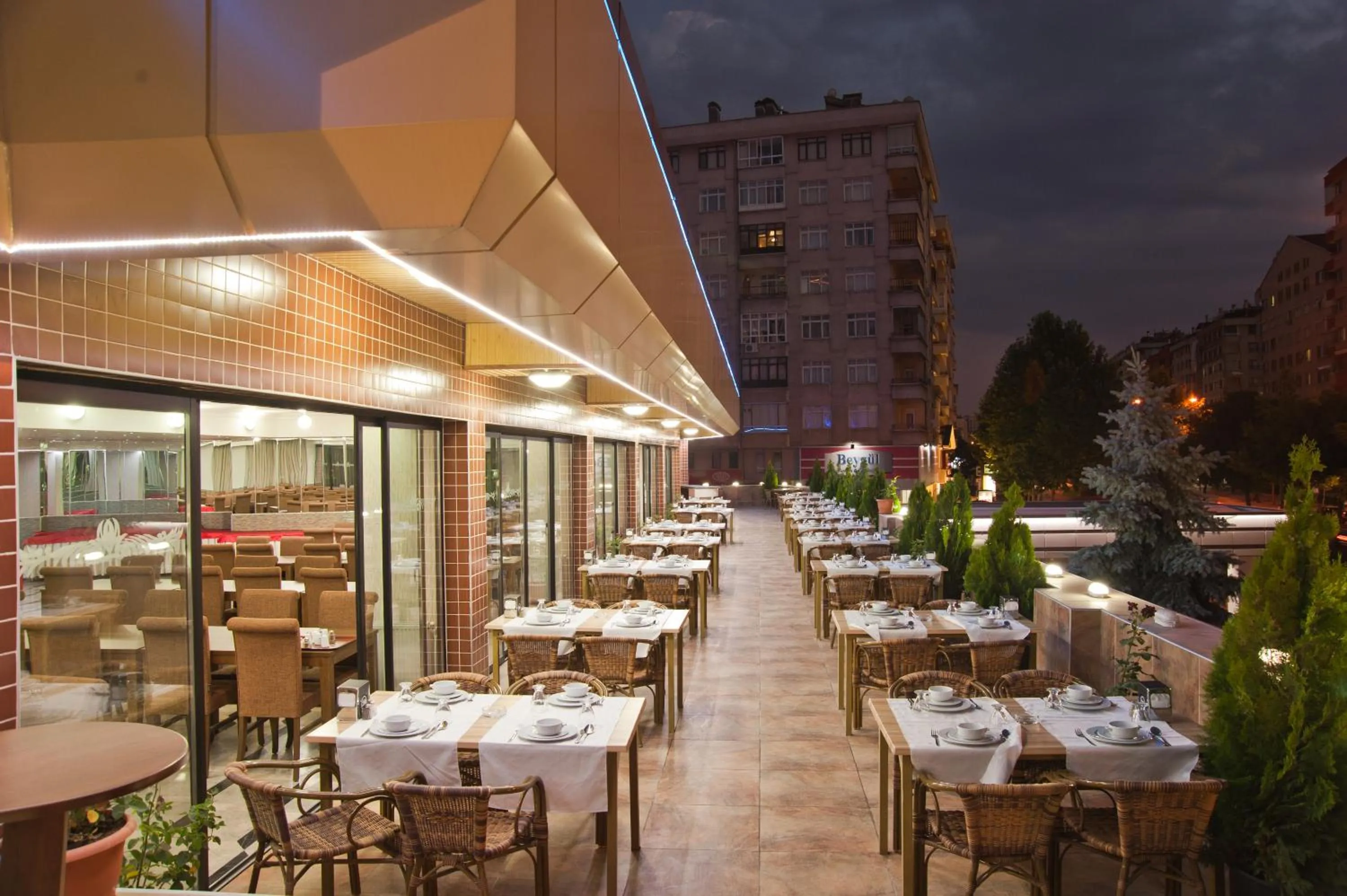 Restaurant/places to eat in Dündar Hotel