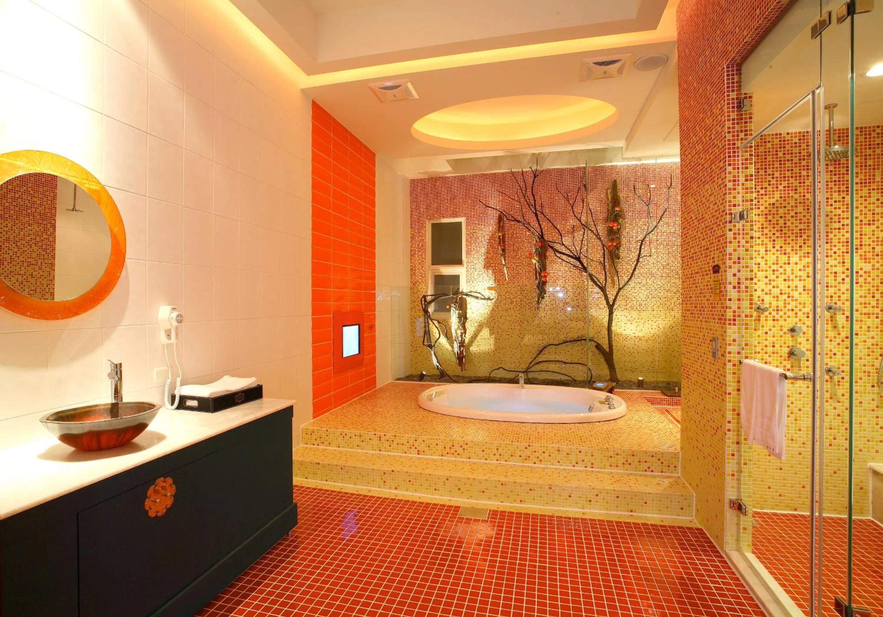 Shower in Vogue Boutique Motel