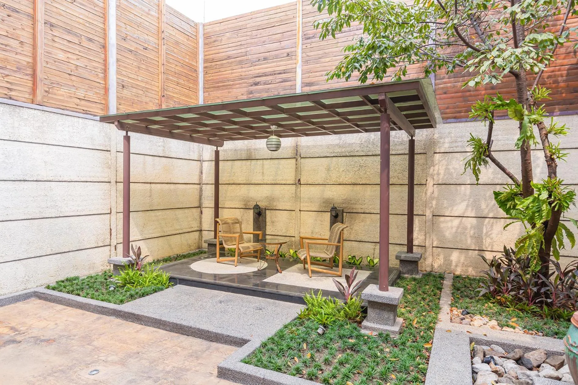 Patio in Vogue Boutique Motel