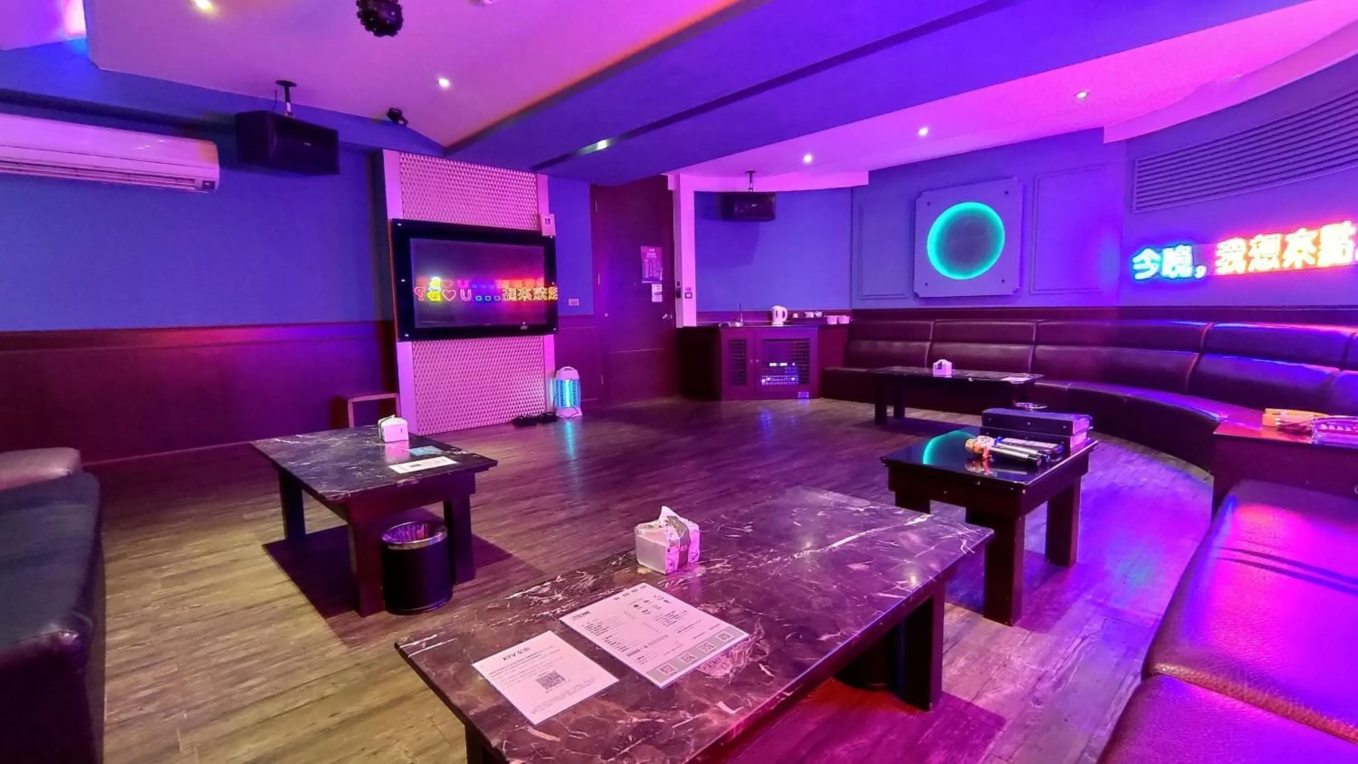 Living room in Vogue Boutique Motel