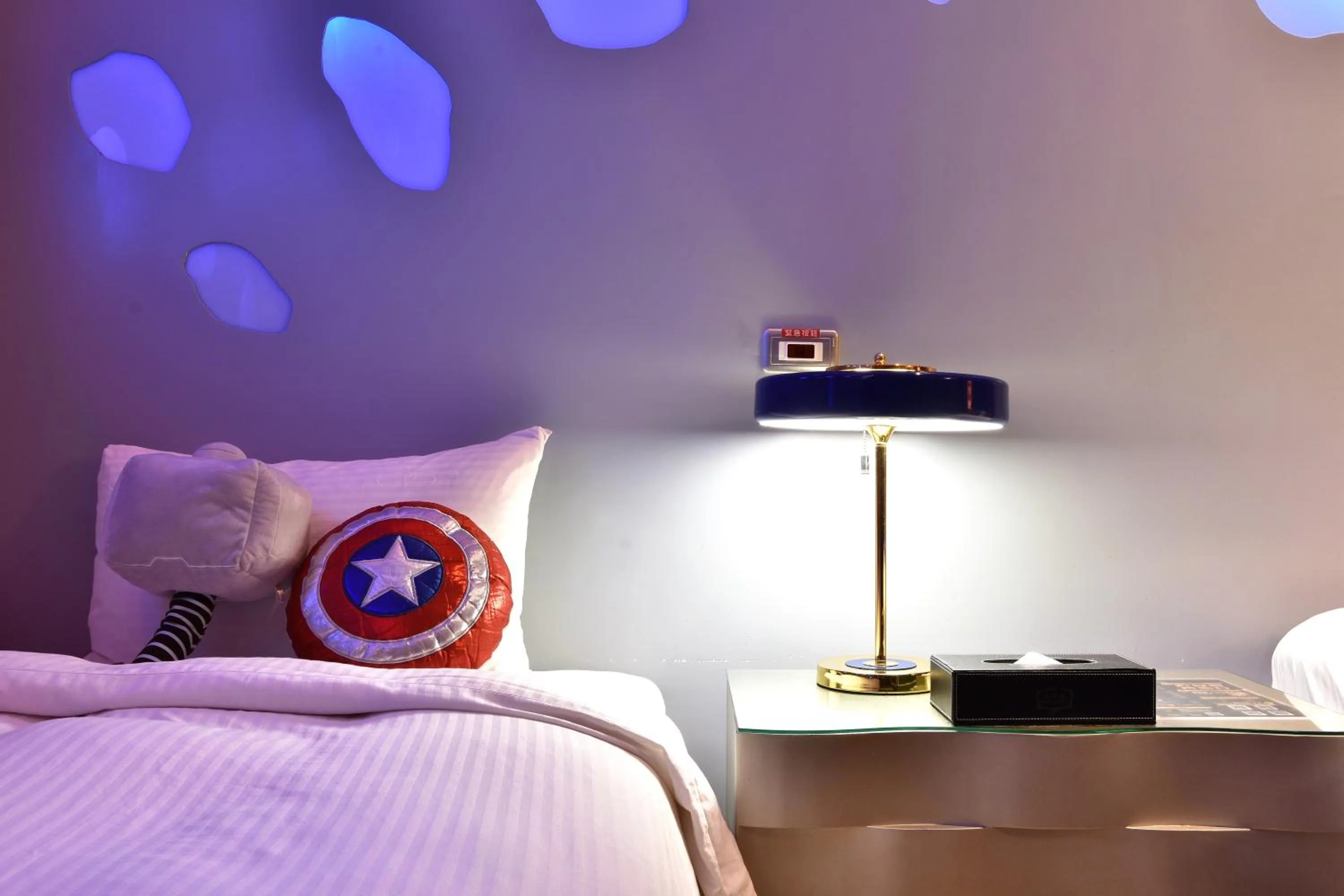 bunk bed, Bed in Vogue Boutique Motel