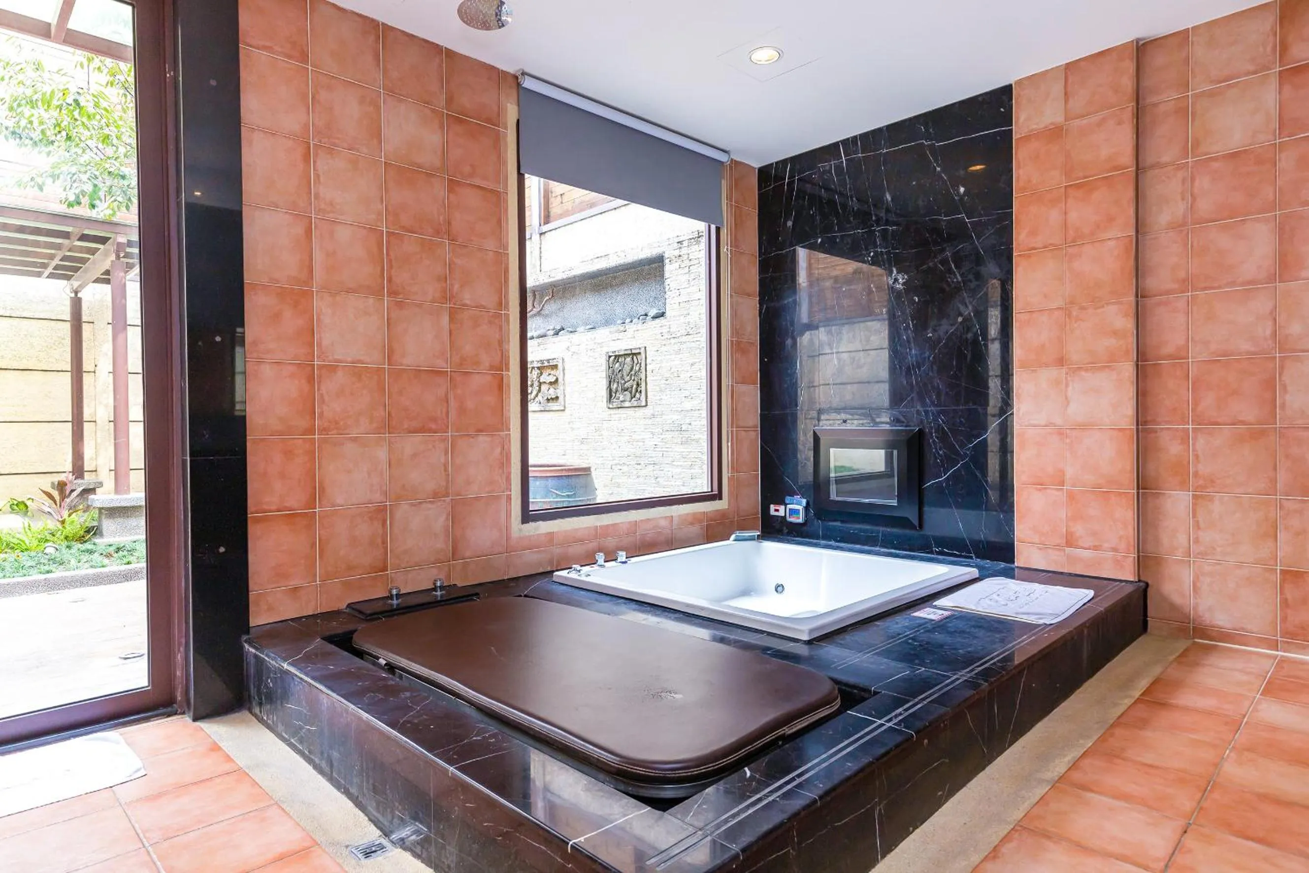 Hot Tub in Vogue Boutique Motel