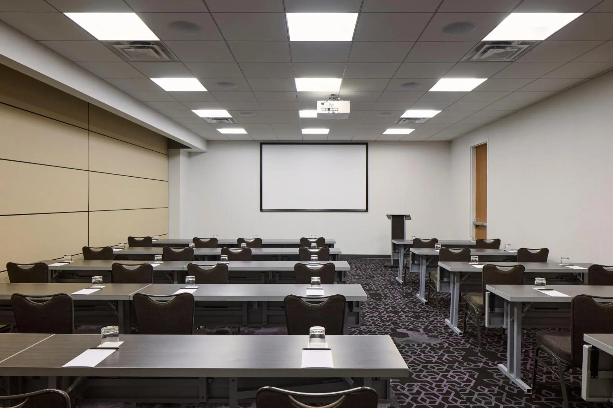 Meeting/conference room in Loews Atlanta Hotel