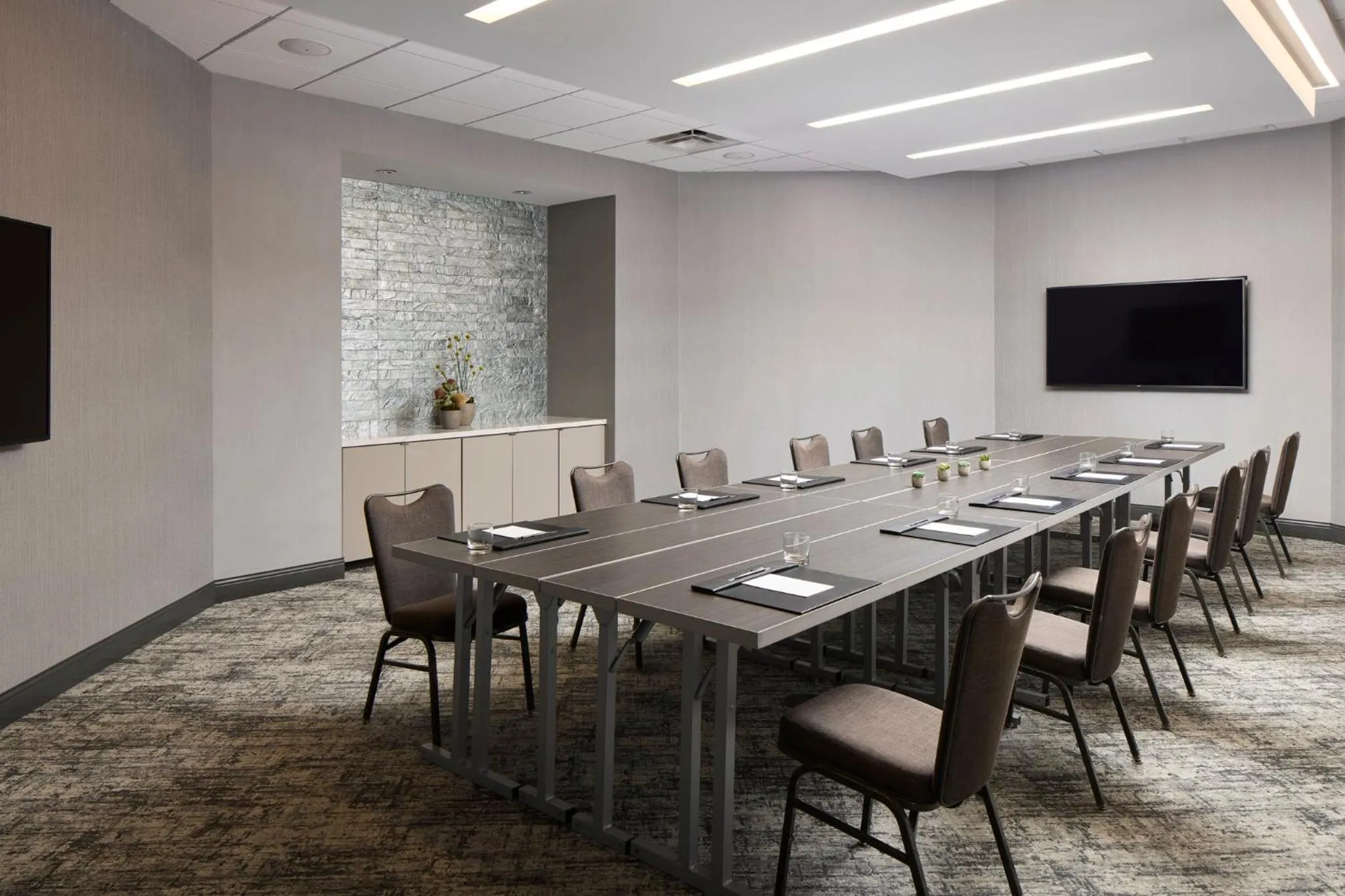 Meeting/conference room in Loews Atlanta Hotel