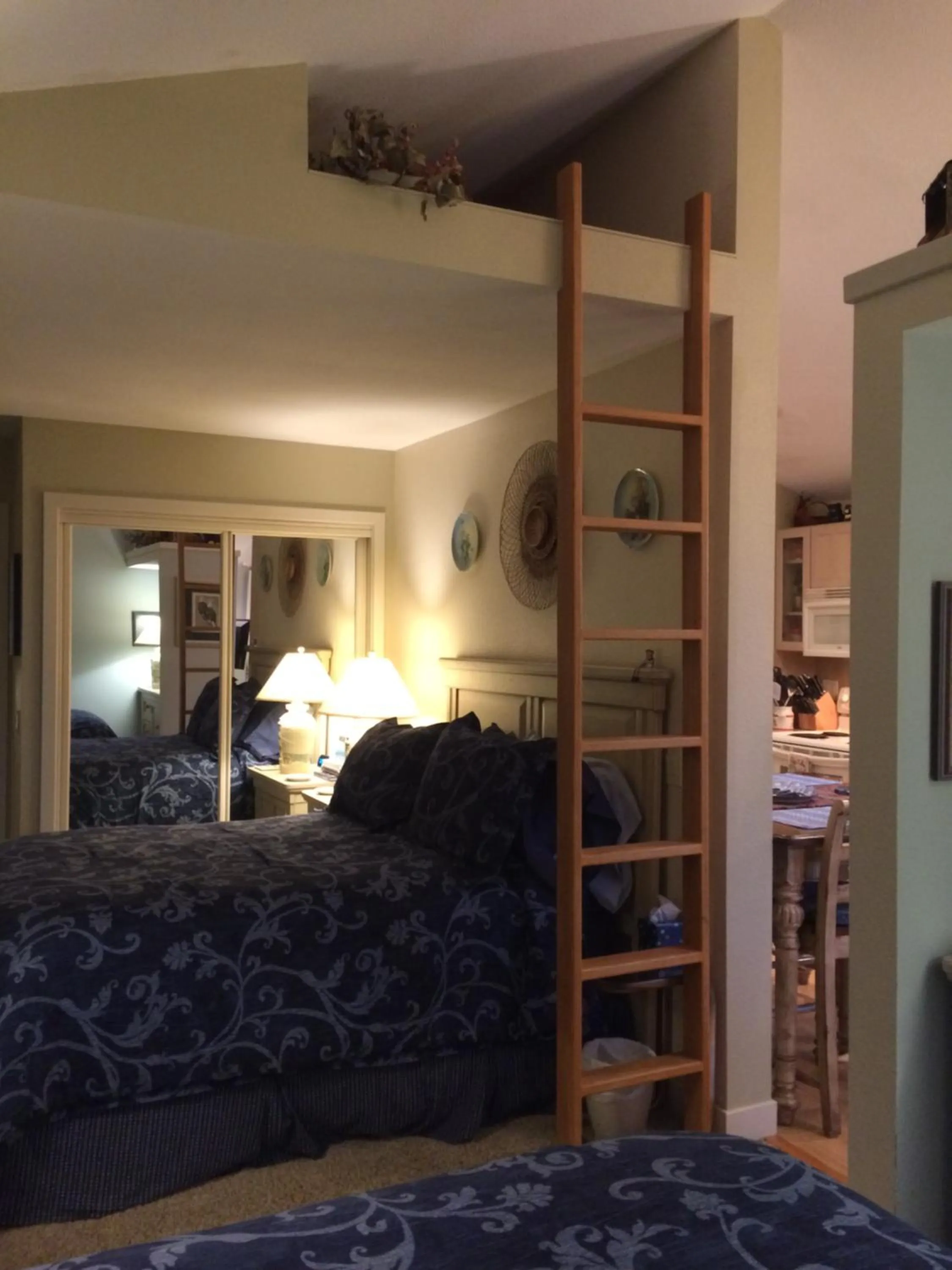 Bed in Black Bear Inn