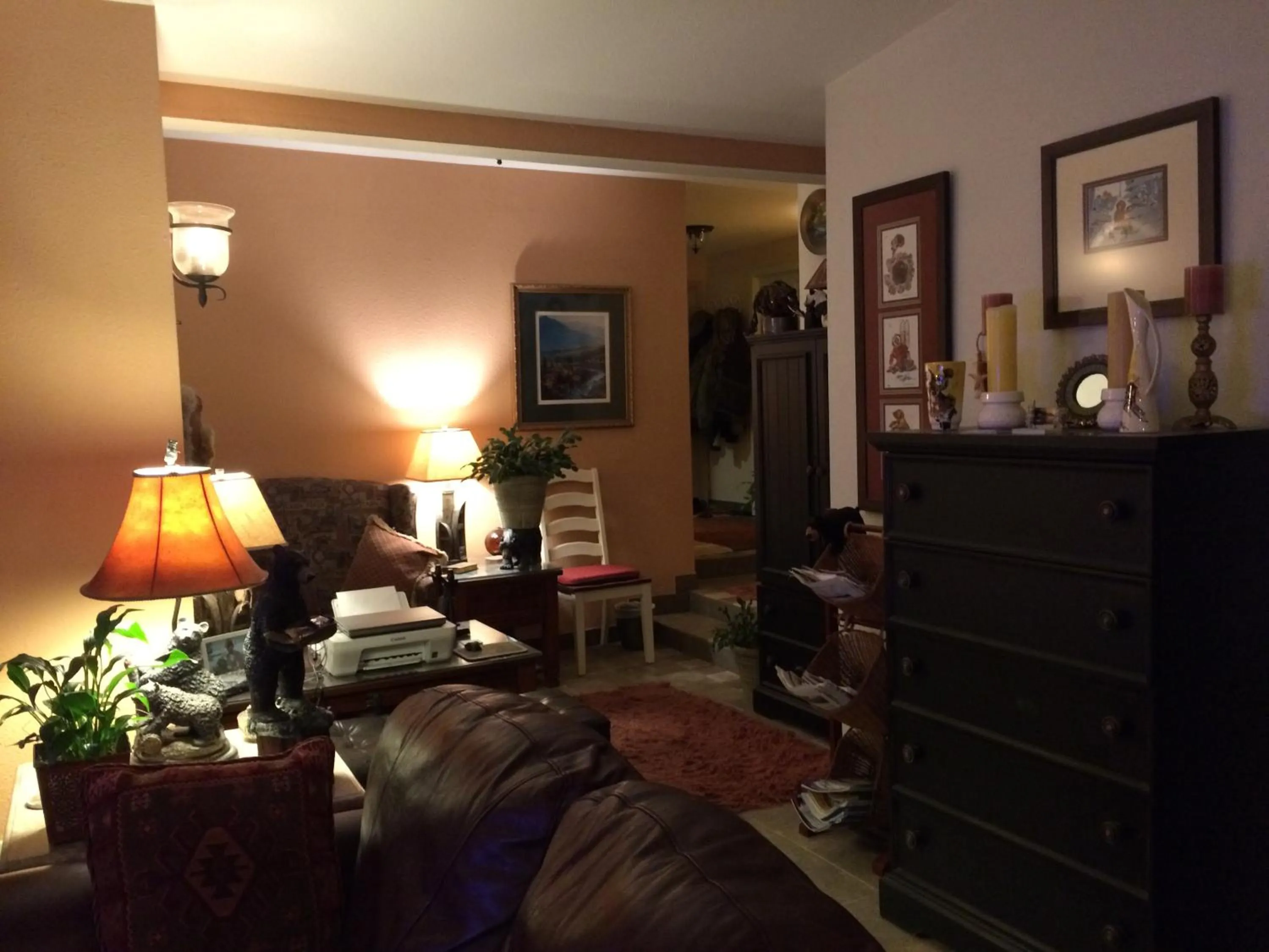 Living room in Black Bear Inn