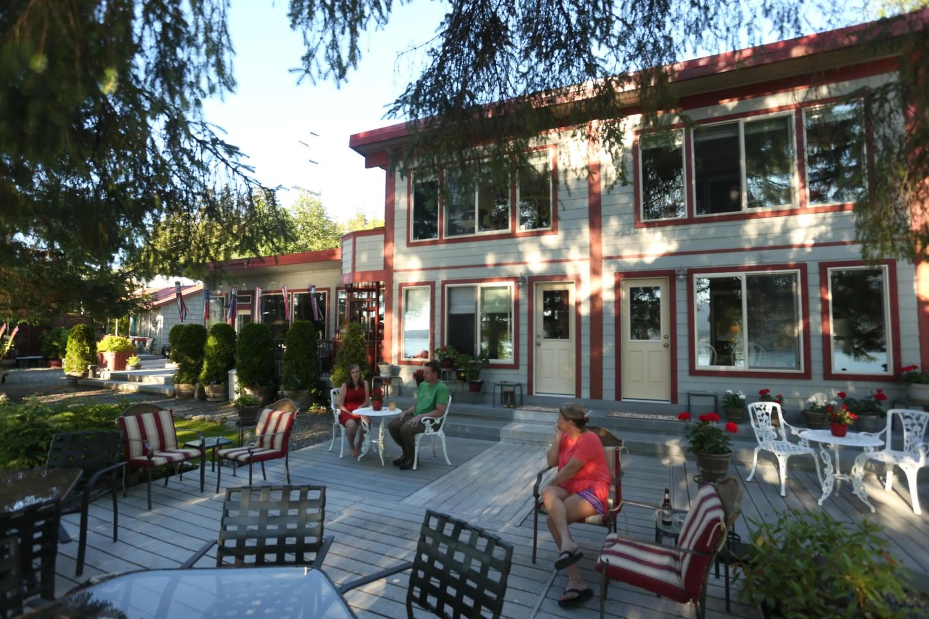 Property building in Black Bear Inn