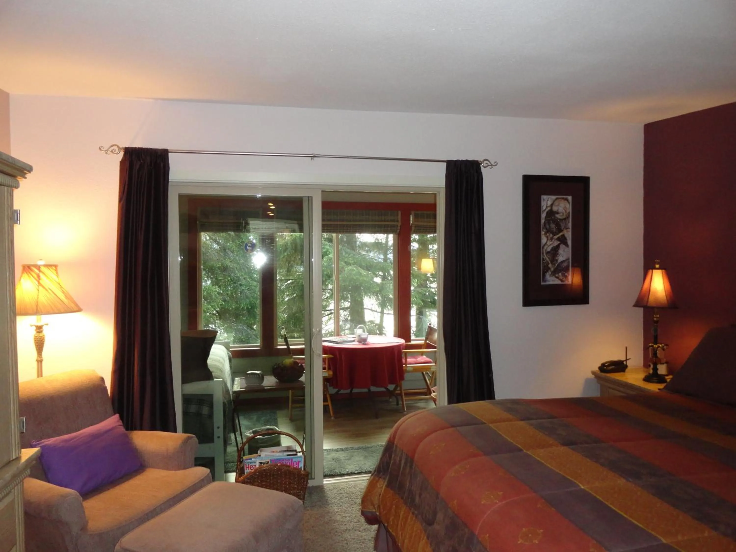 Bed in Black Bear Inn