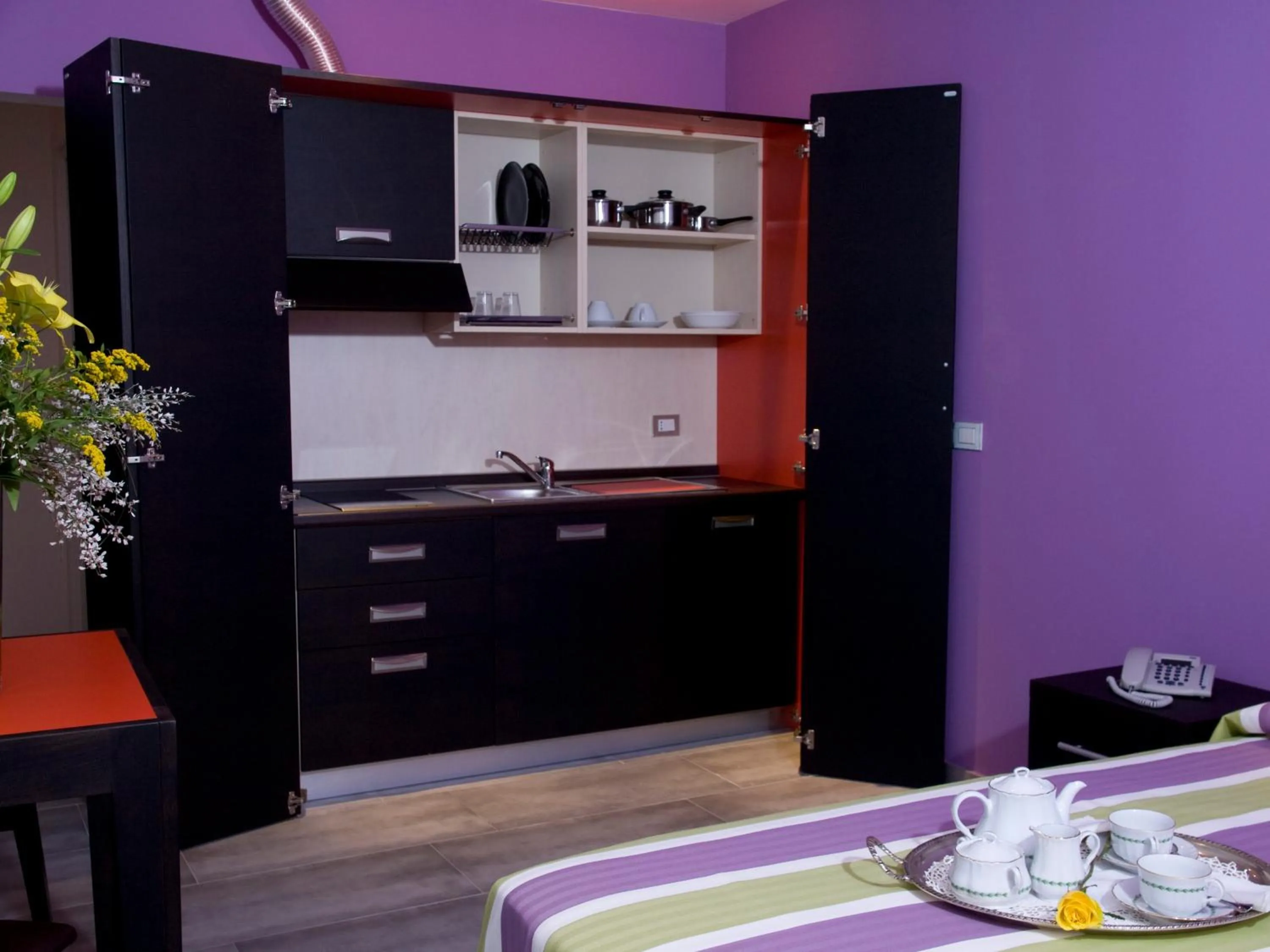 Kitchen or kitchenette, Bed in Casepicarmo Guest House
