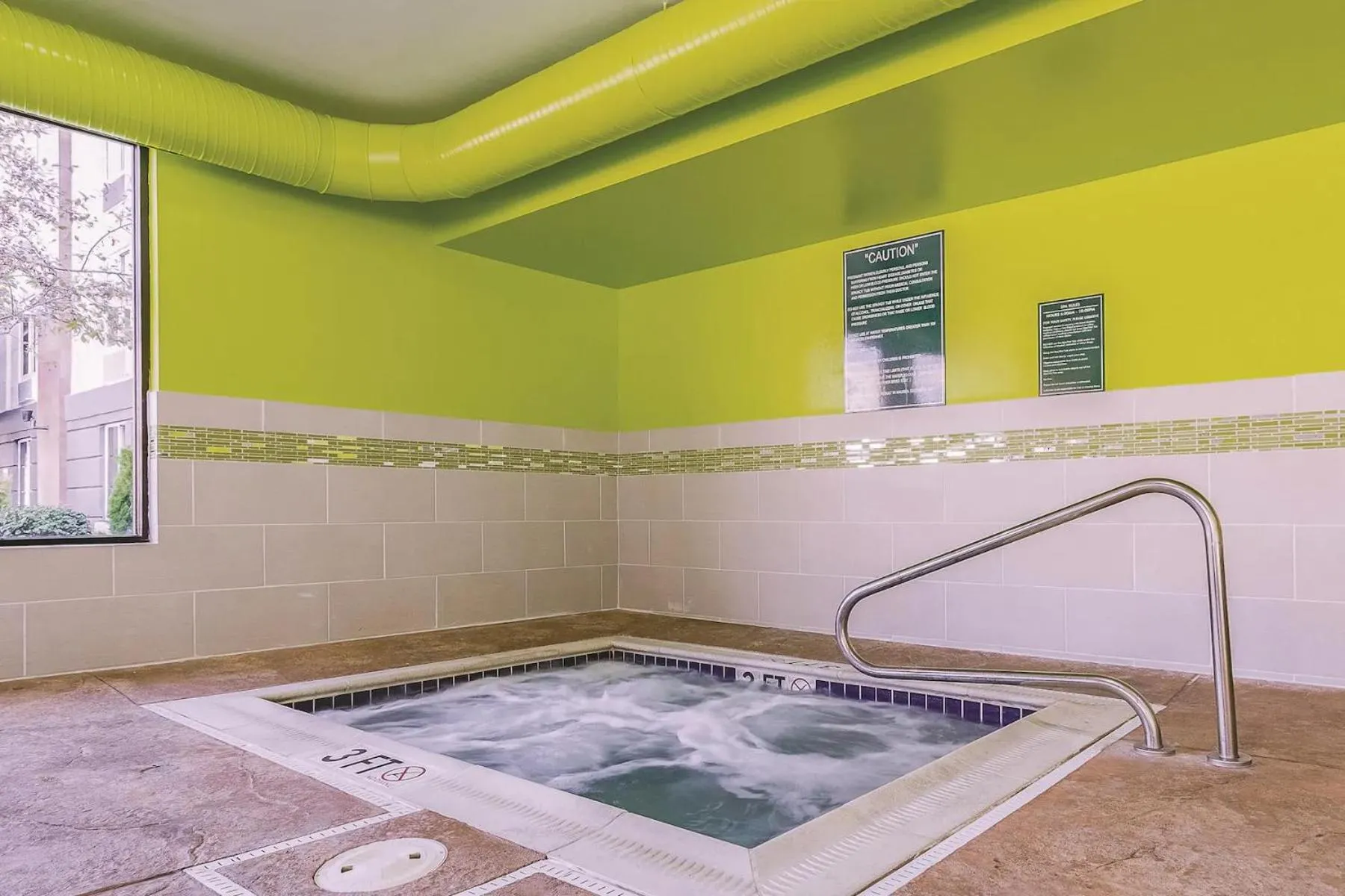 Hot Tub in La Quinta by Wyndham Cleveland Airport West