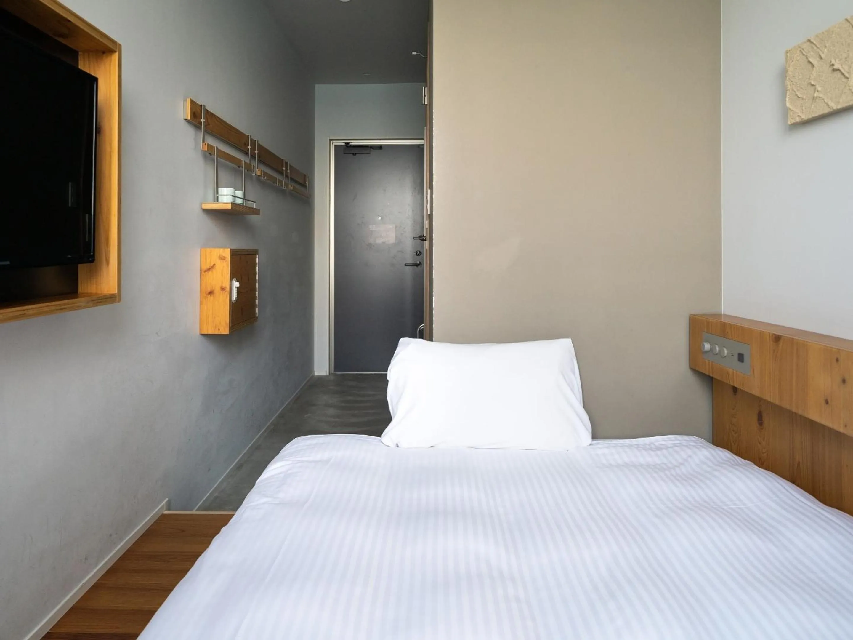 Photo of the whole room, Bed in Hotel Locus