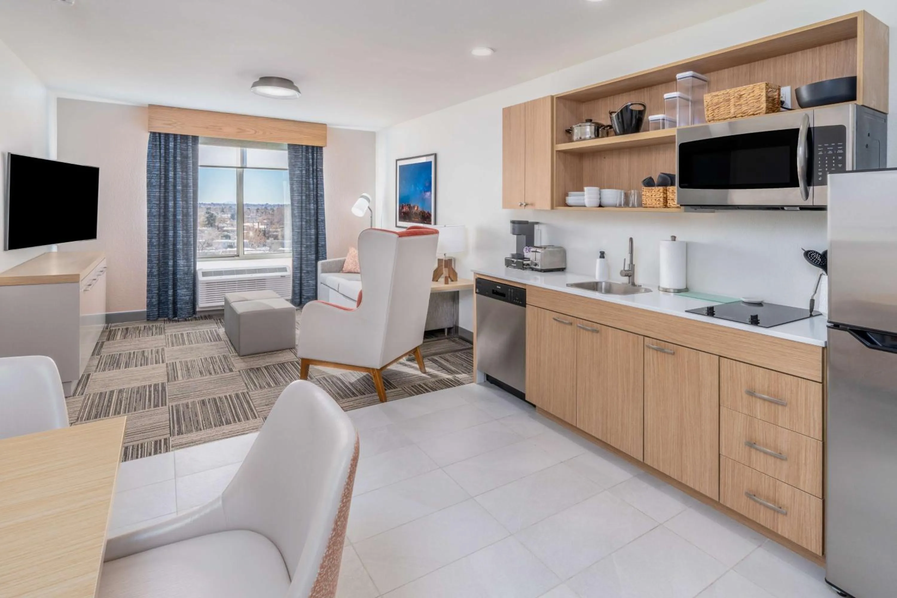 Kitchen or kitchenette in Hilton Garden Inn Albuquerque Uptown