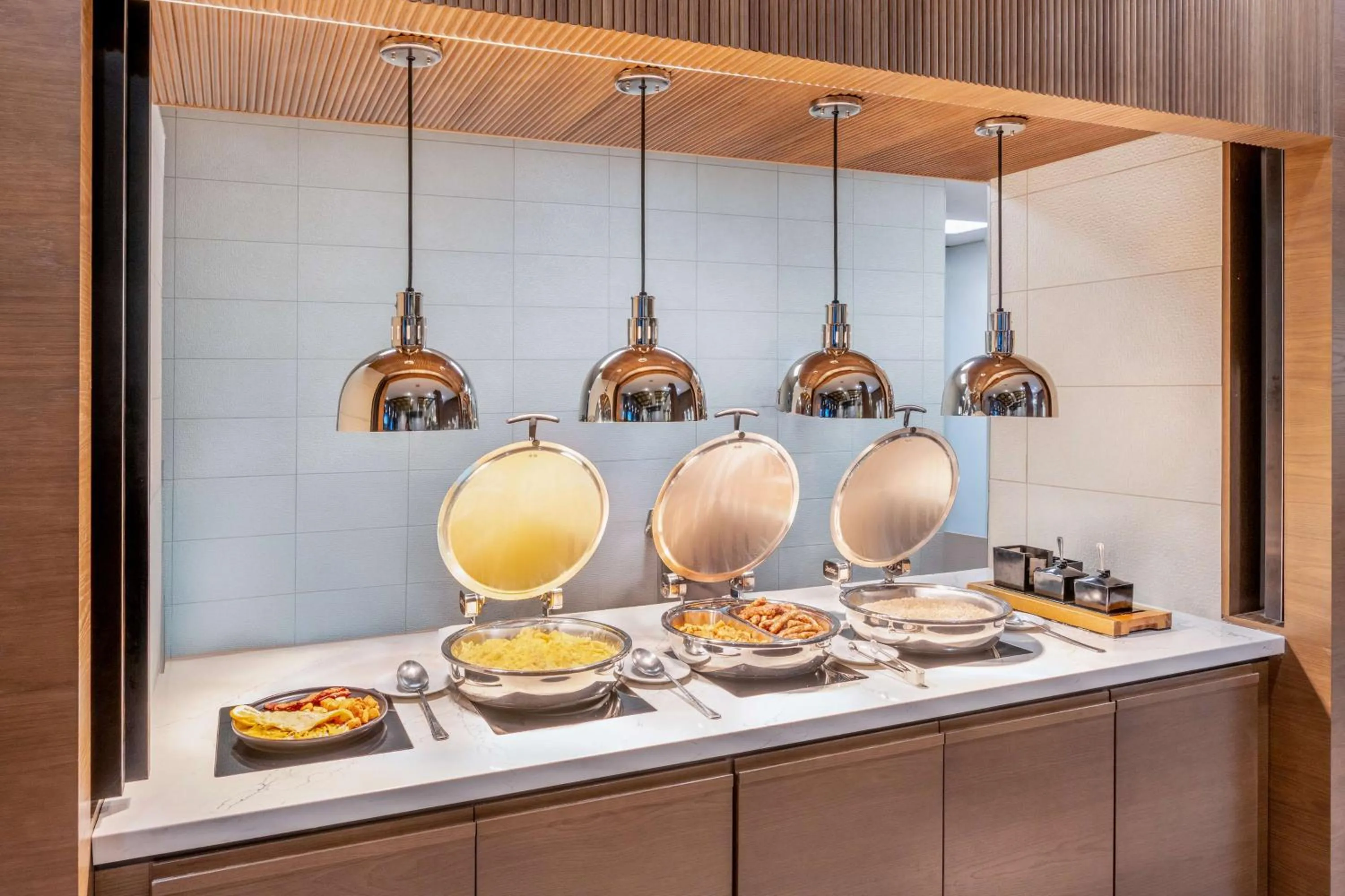 Restaurant/places to eat in Hilton Garden Inn Albuquerque Uptown