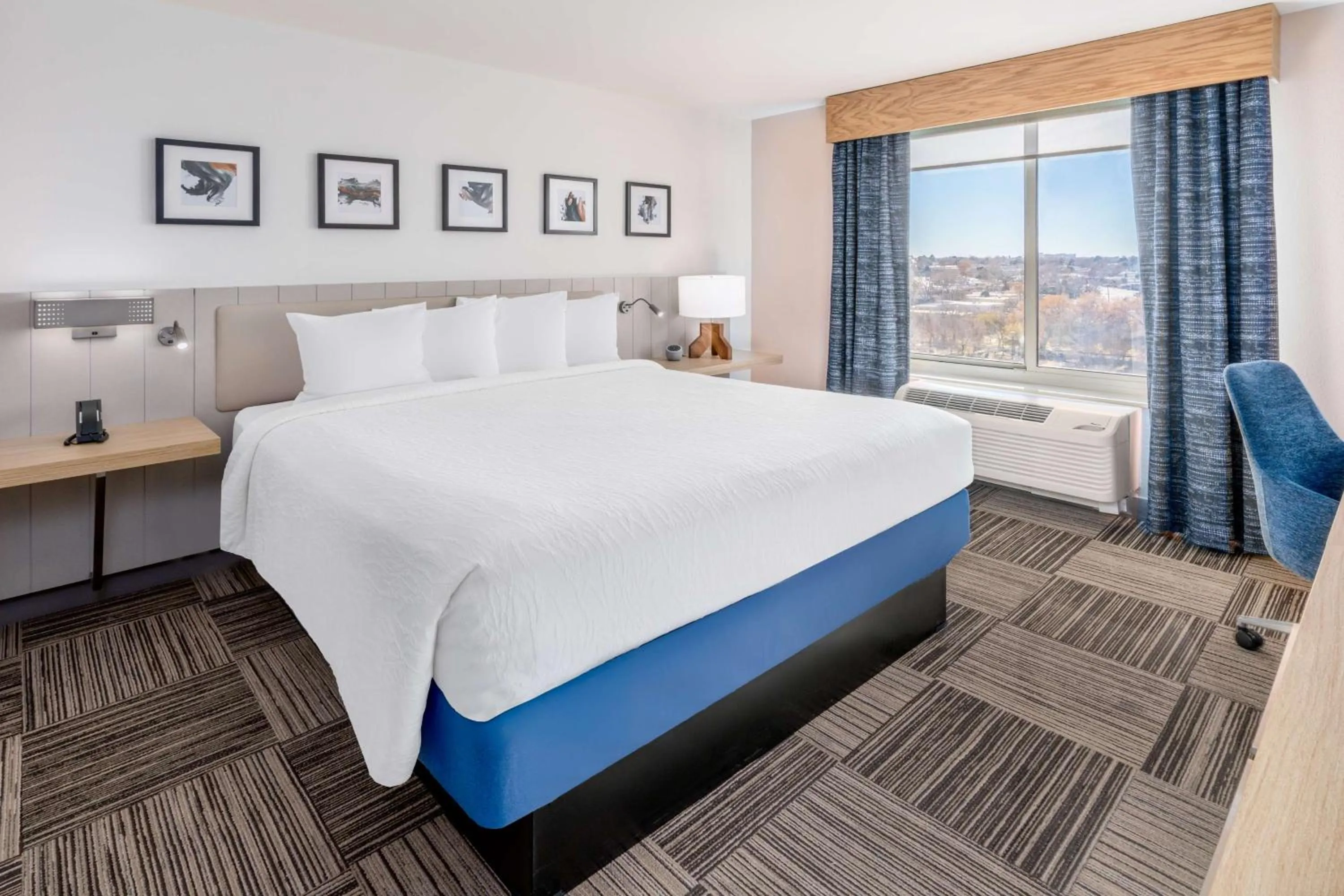 Bed in Hilton Garden Inn Albuquerque Uptown