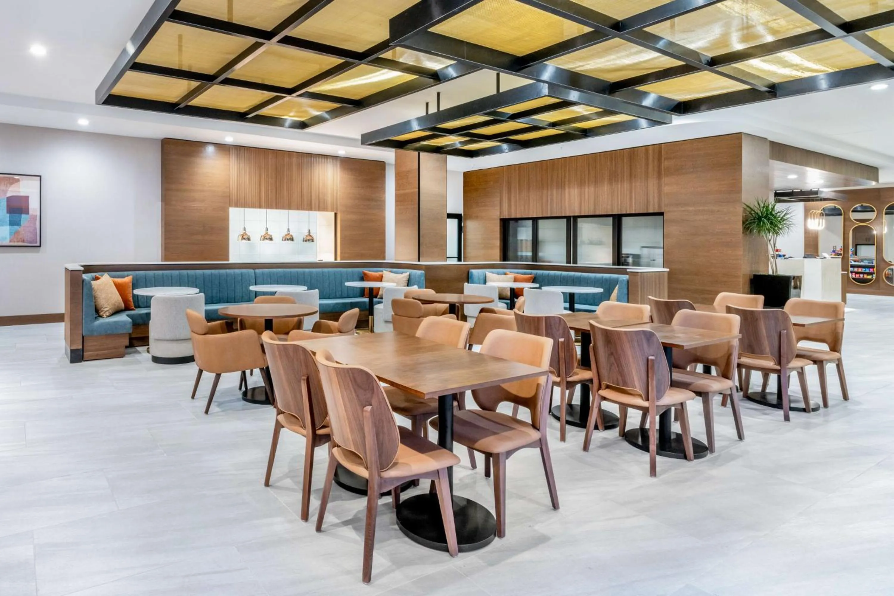 Restaurant/places to eat in Hilton Garden Inn Albuquerque Uptown