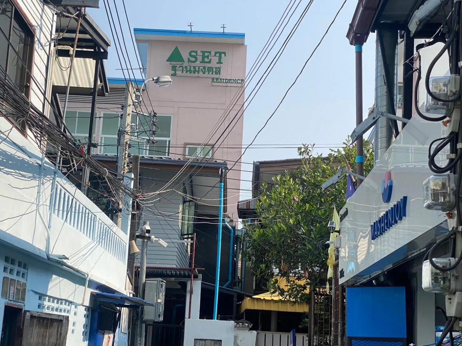 Property building in S.E.T Thanmongkol Residence