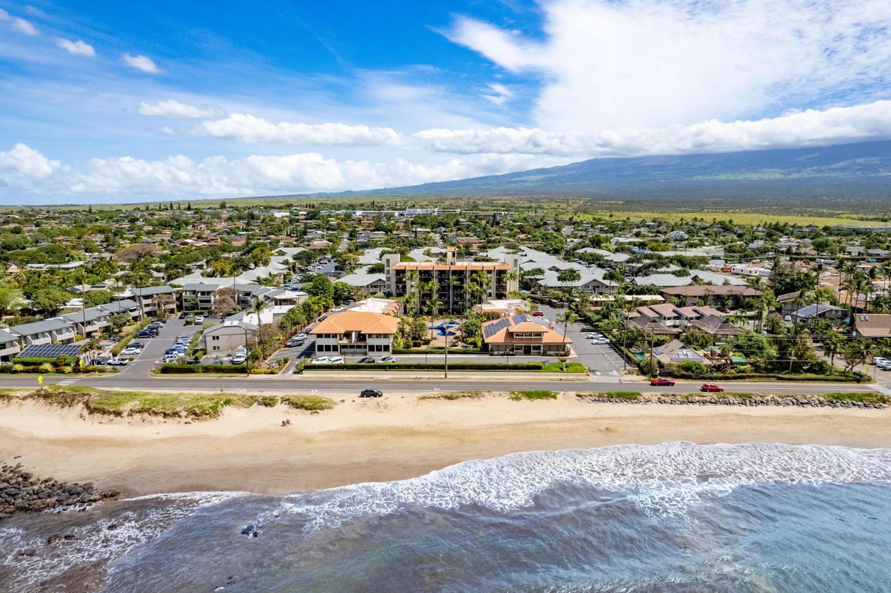 Property building in Maui Beach Vacation Club