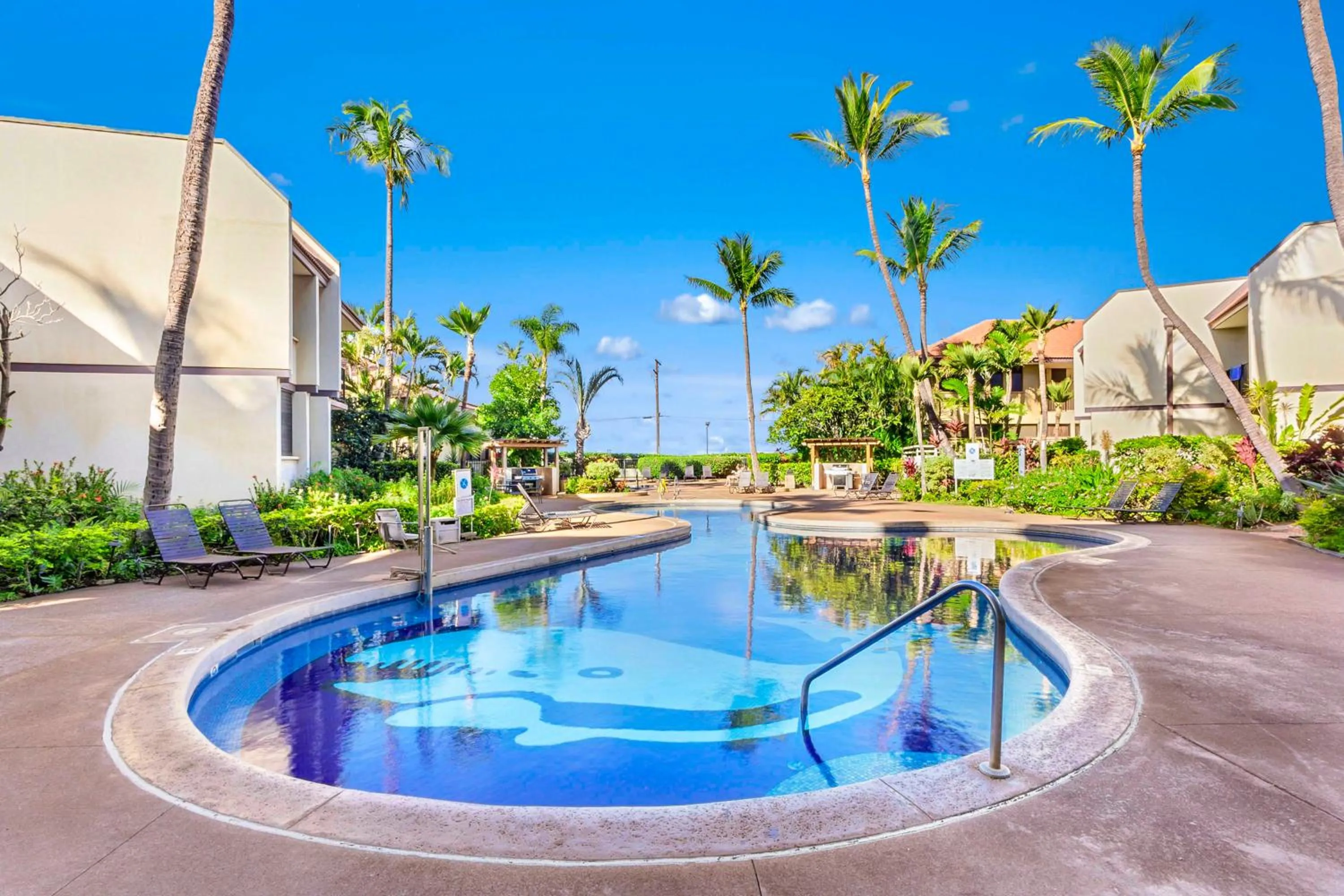 Swimming pool in Maui Beach Vacation Club