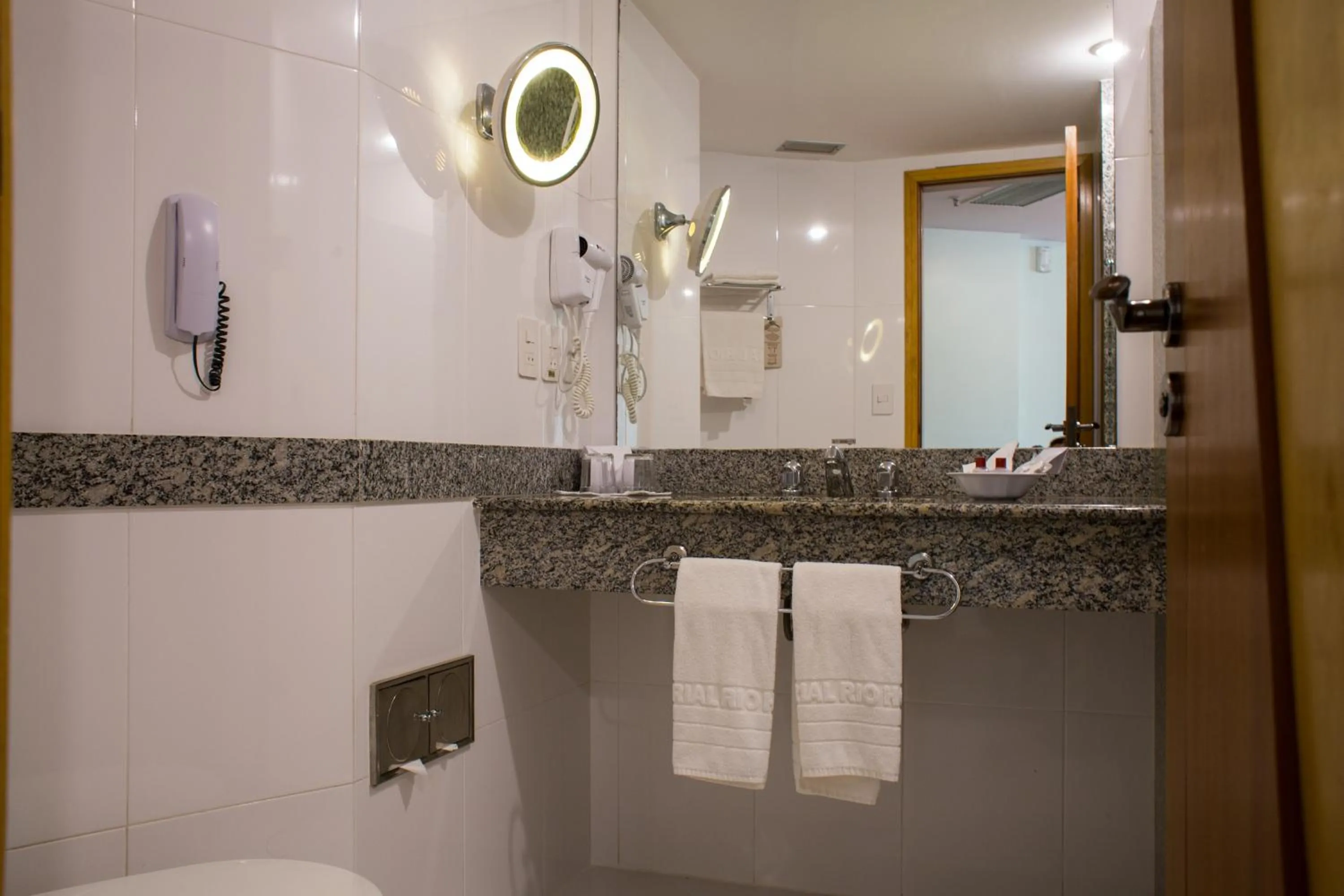 Bathroom in Scorial Rio Hotel