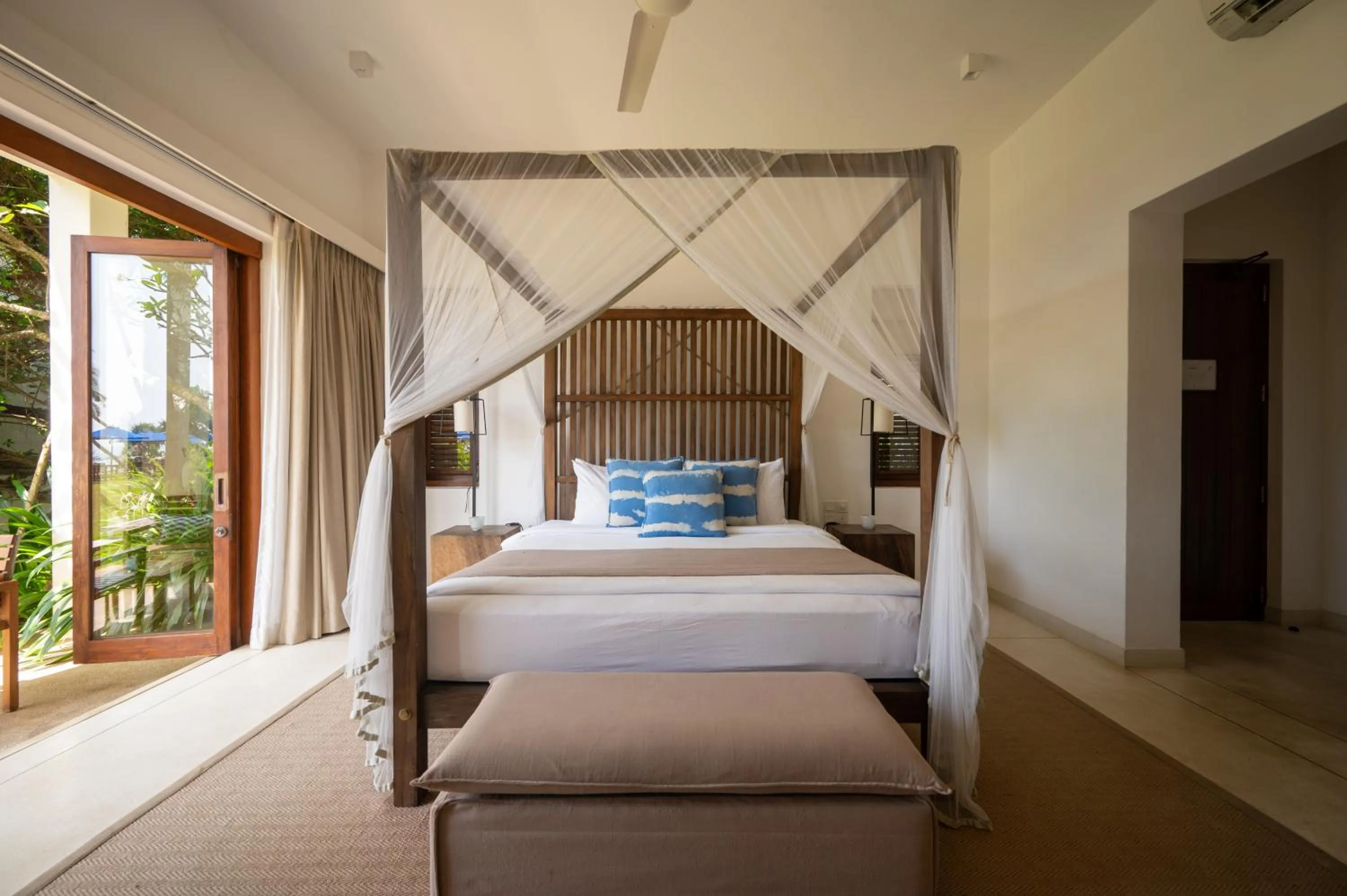 Bed in Kumu Beach