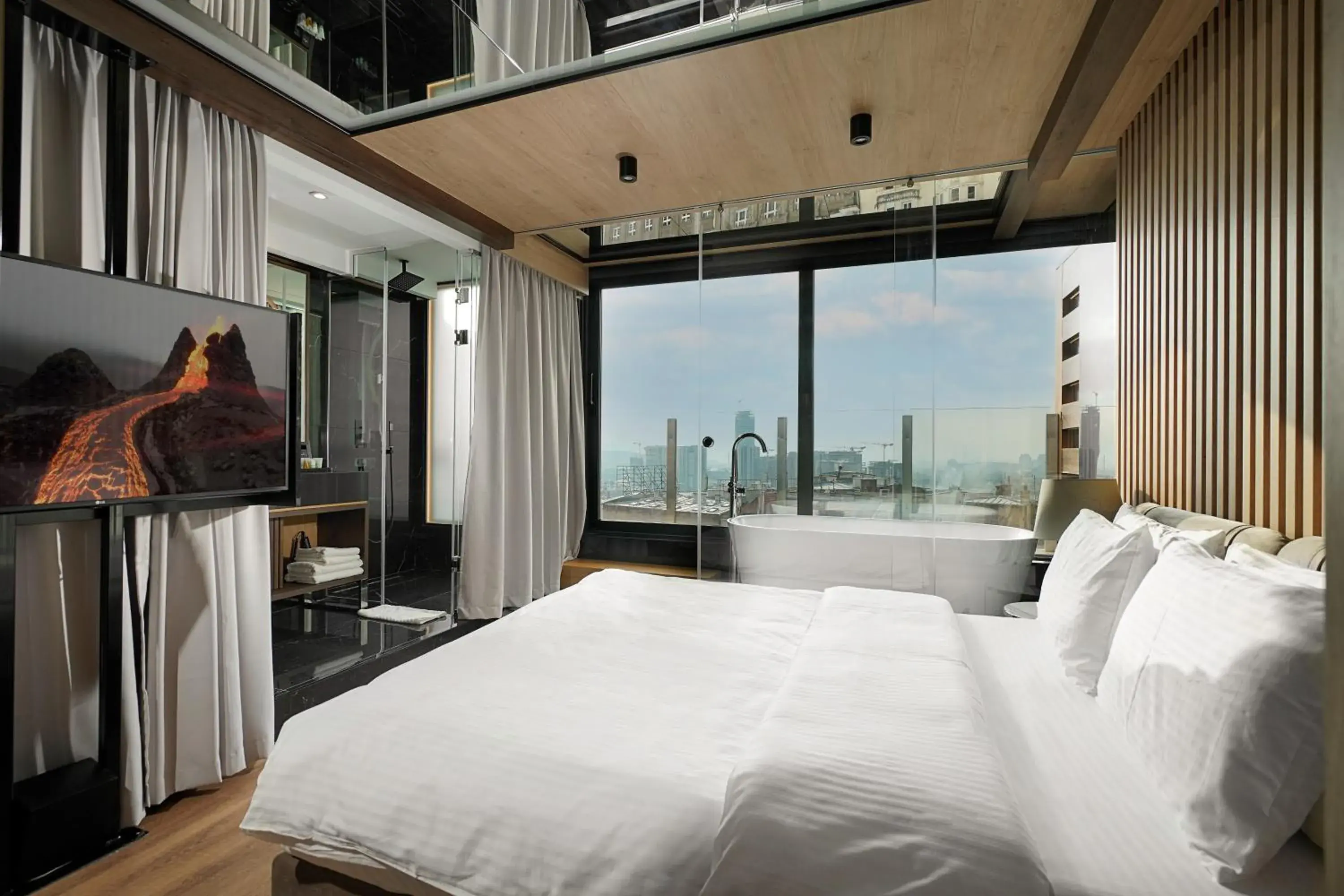 Executive Suite with Balcony and City View in Eden Luxury Suites Terazije Executive Suite with Balcony and City View in Eden Luxury Suites Terazije