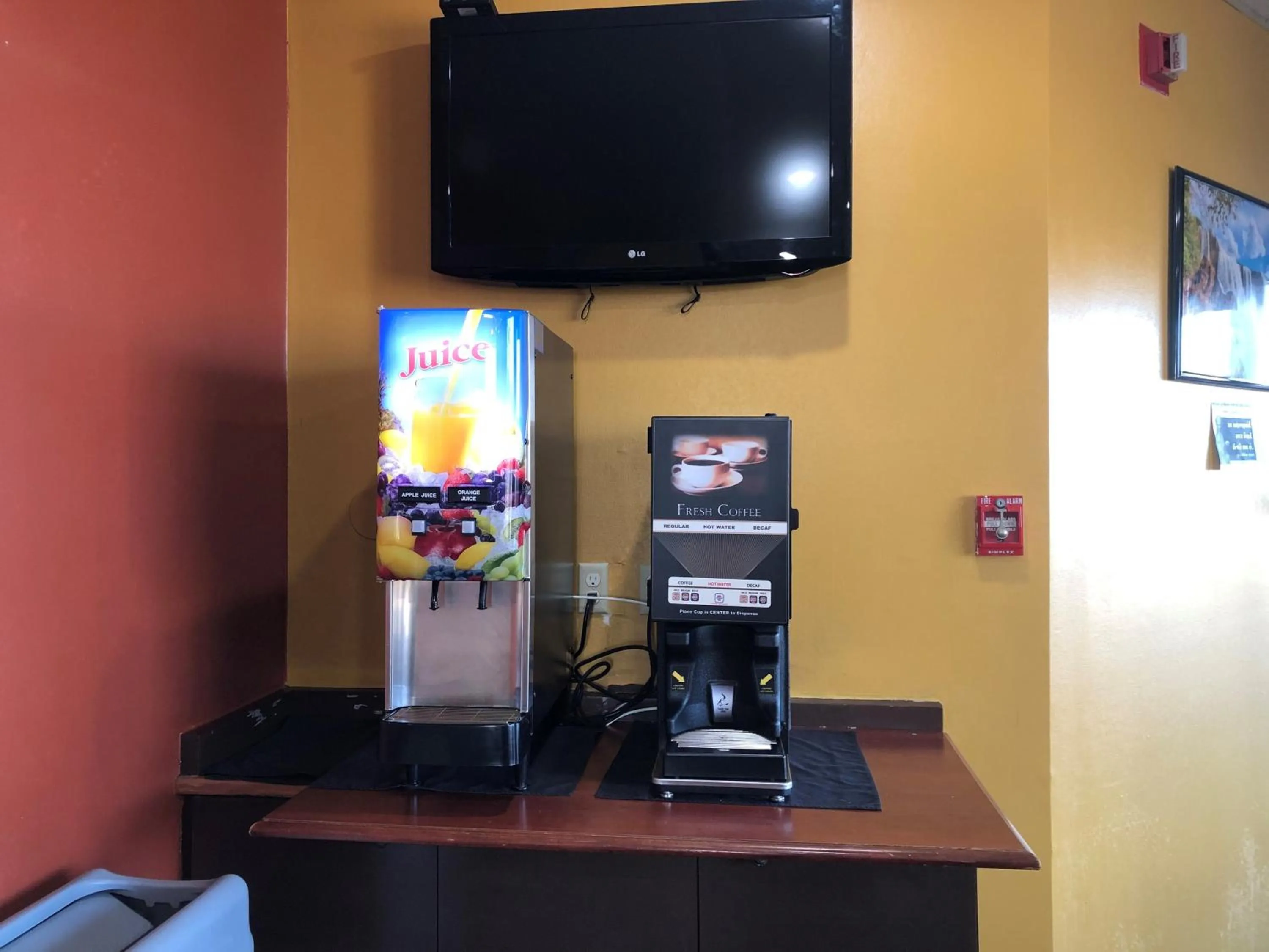 Breakfast in Days Inn by Wyndham Henrietta/Rochester Area