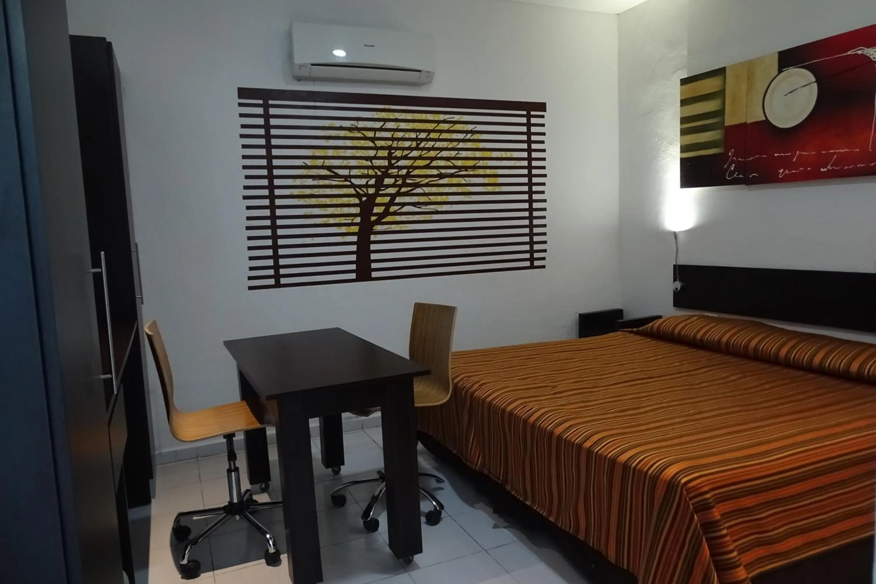 Breakfast, Bed in Aparthotel Siete 32