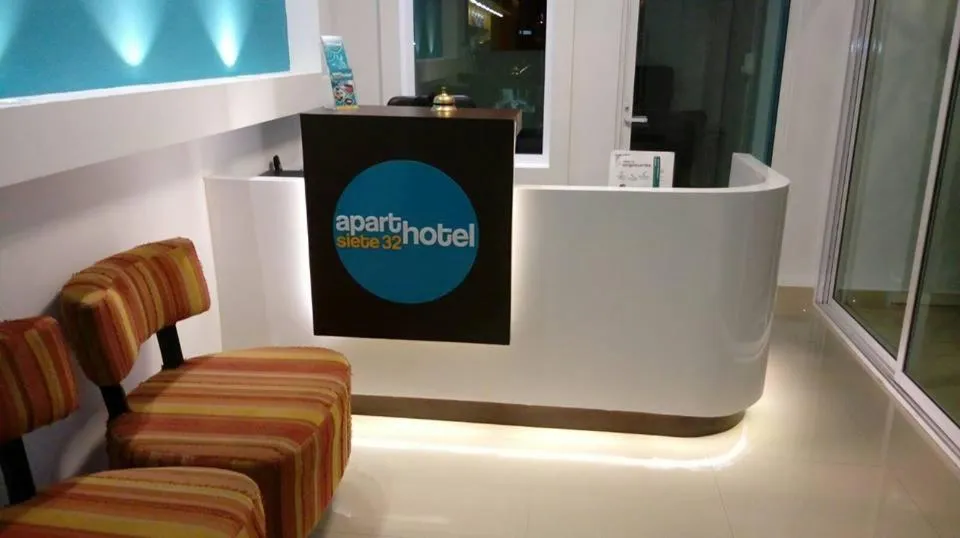 Lobby or reception in Aparthotel Siete 32