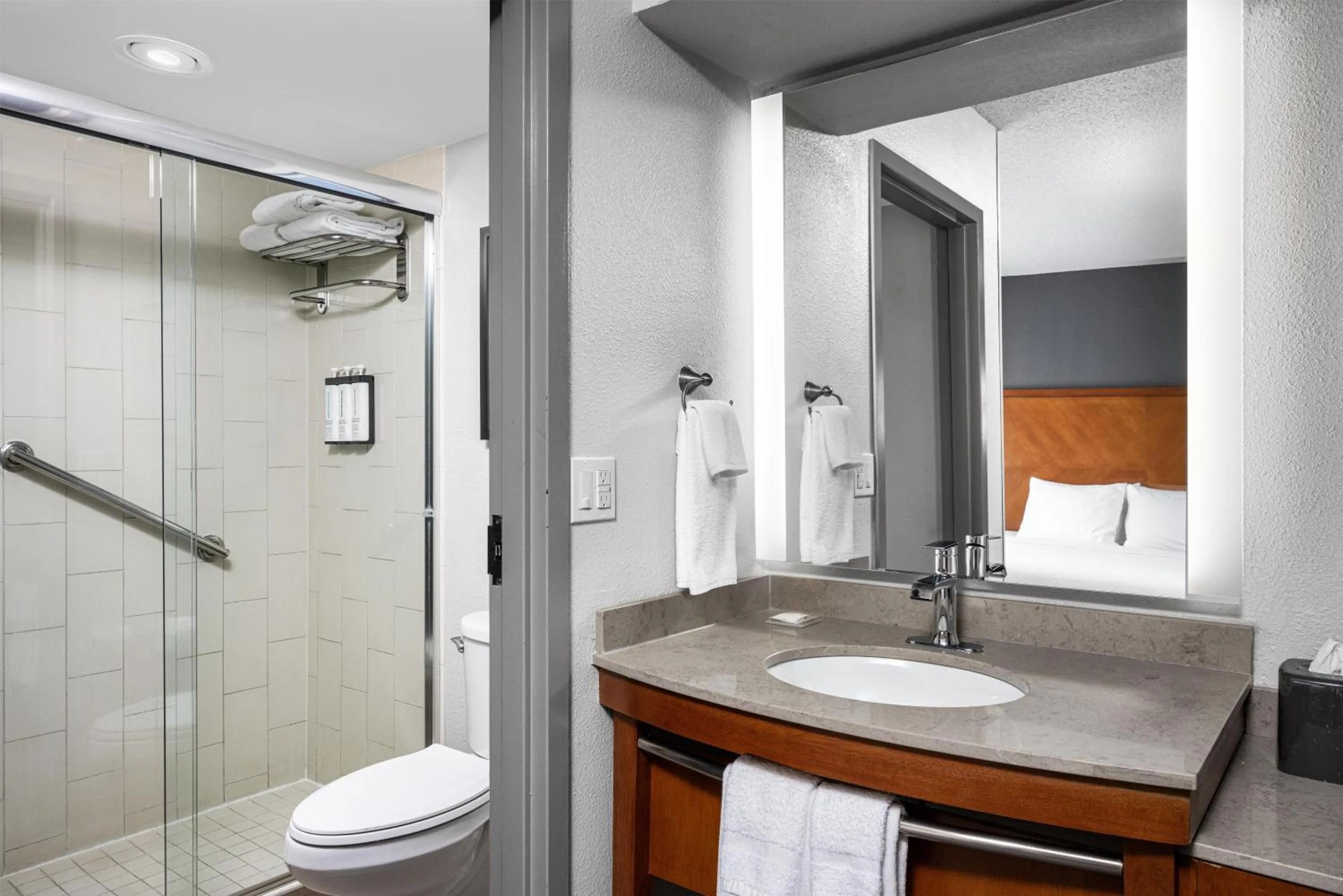 Bathroom in Hyatt Place Charlotte Airport/Lake Pointe