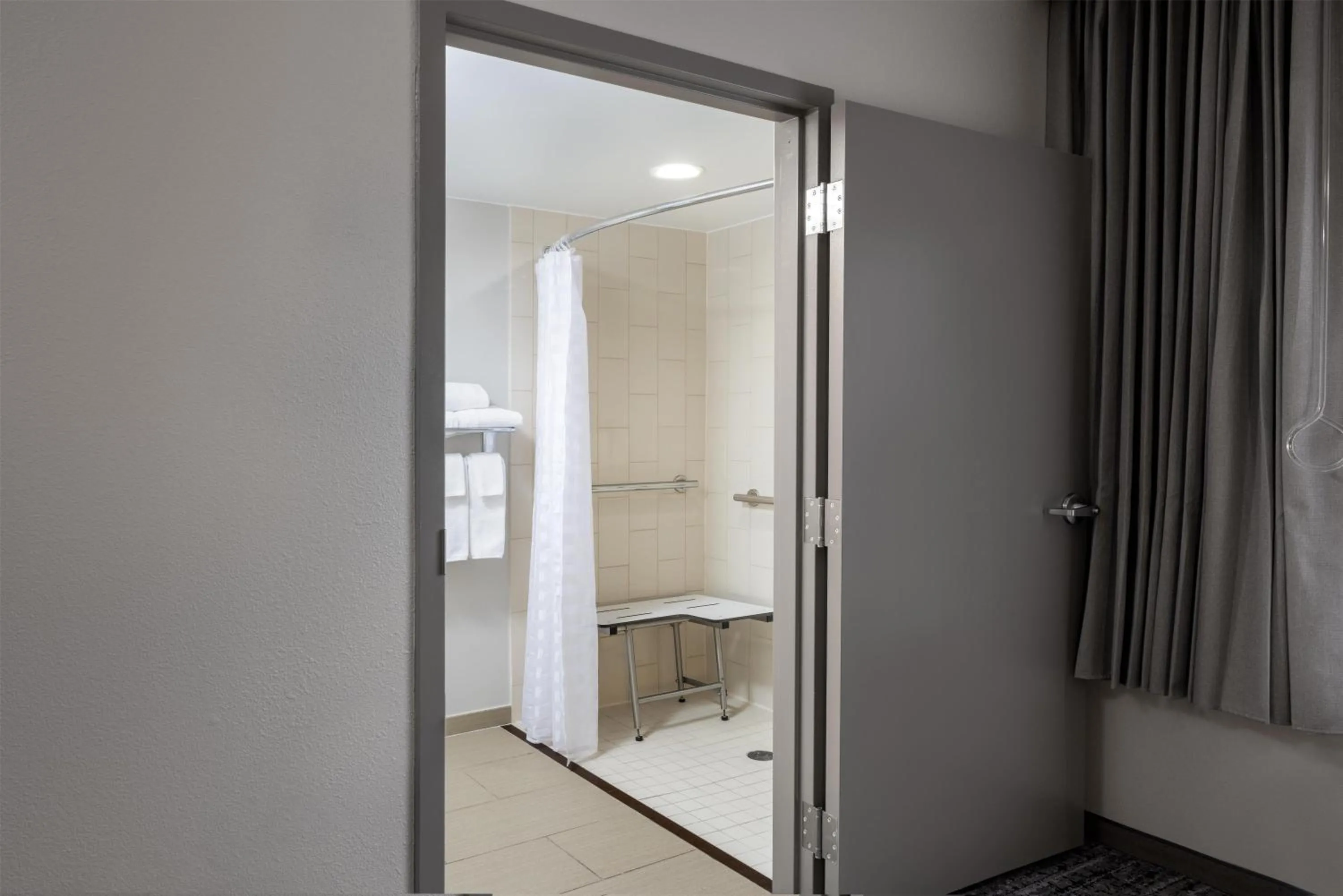 Bathroom in Hyatt Place Charlotte Airport/Lake Pointe
