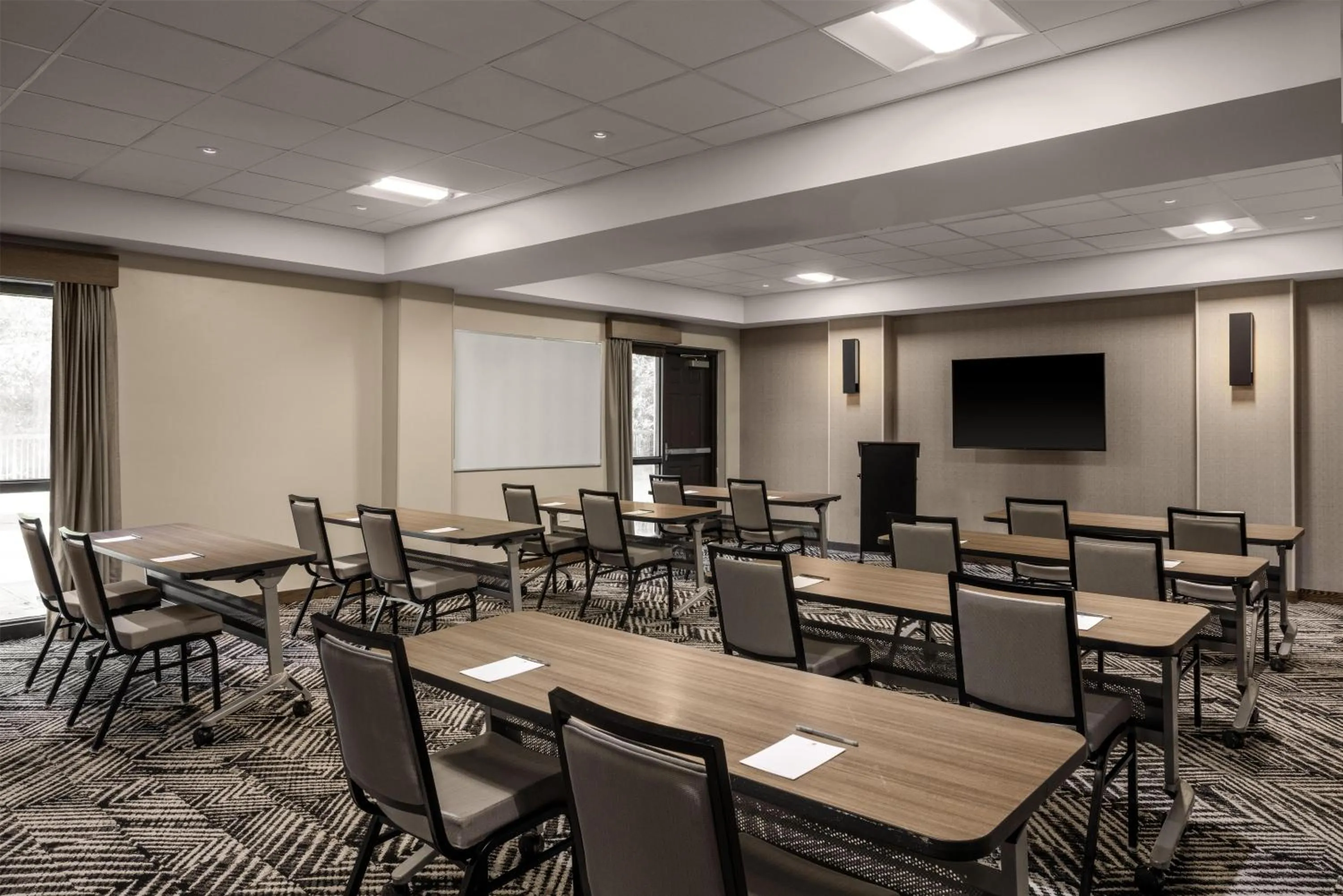Meeting/conference room in Hyatt Place Charlotte Airport/Lake Pointe