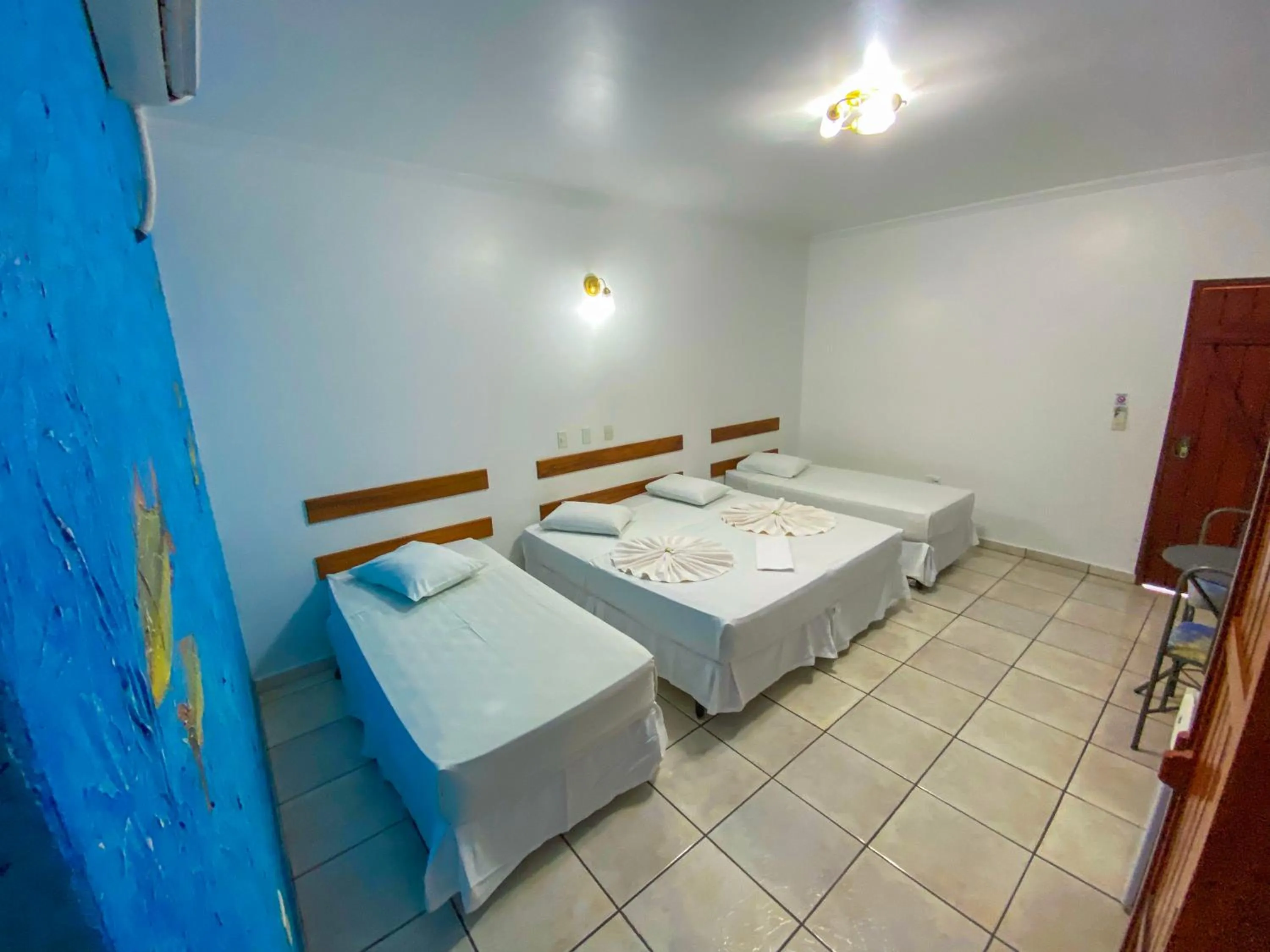 Photo of the whole room, Bed in Hotel Pousada Arauna