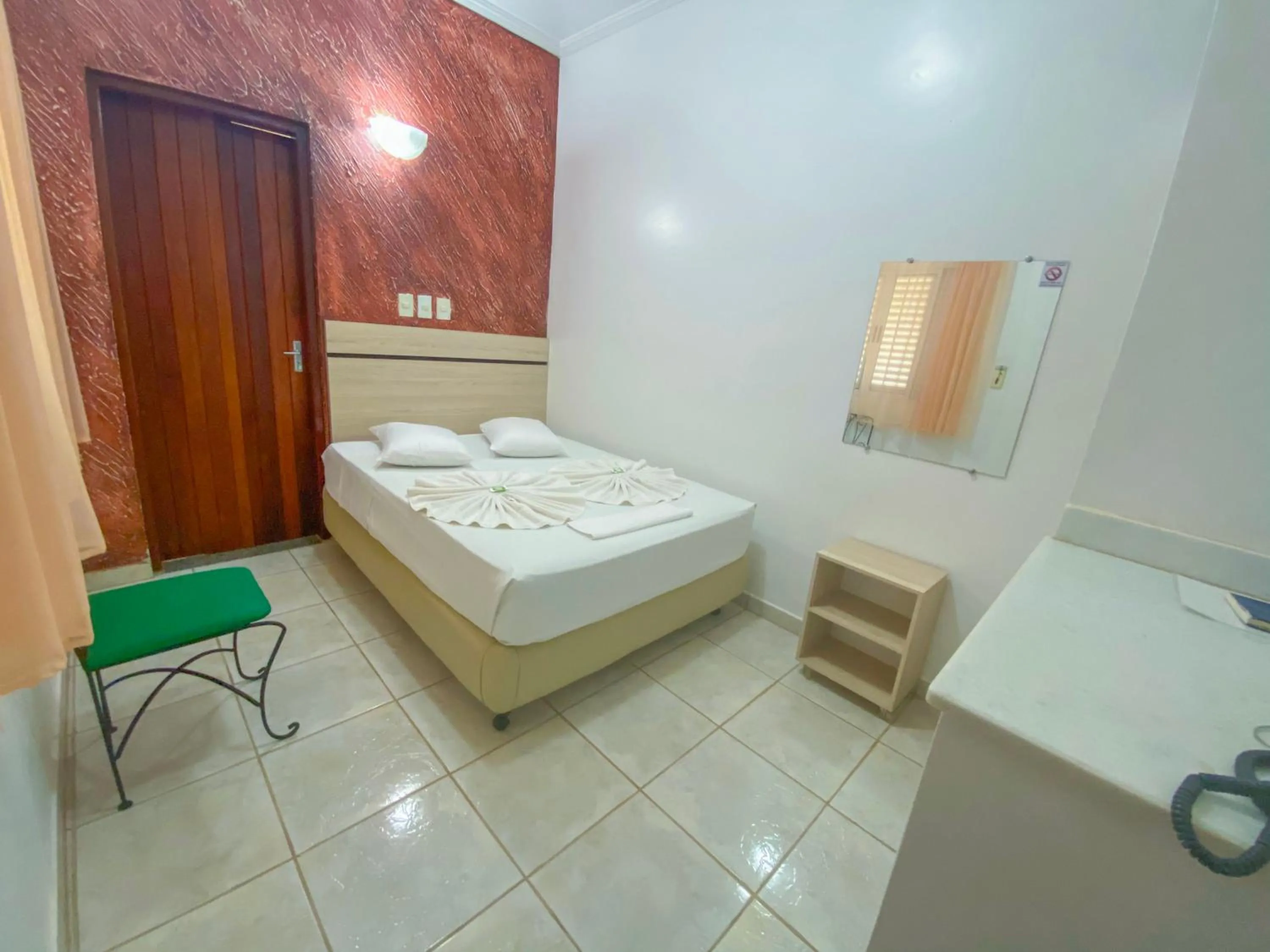 Photo of the whole room, Bed in Hotel Pousada Arauna