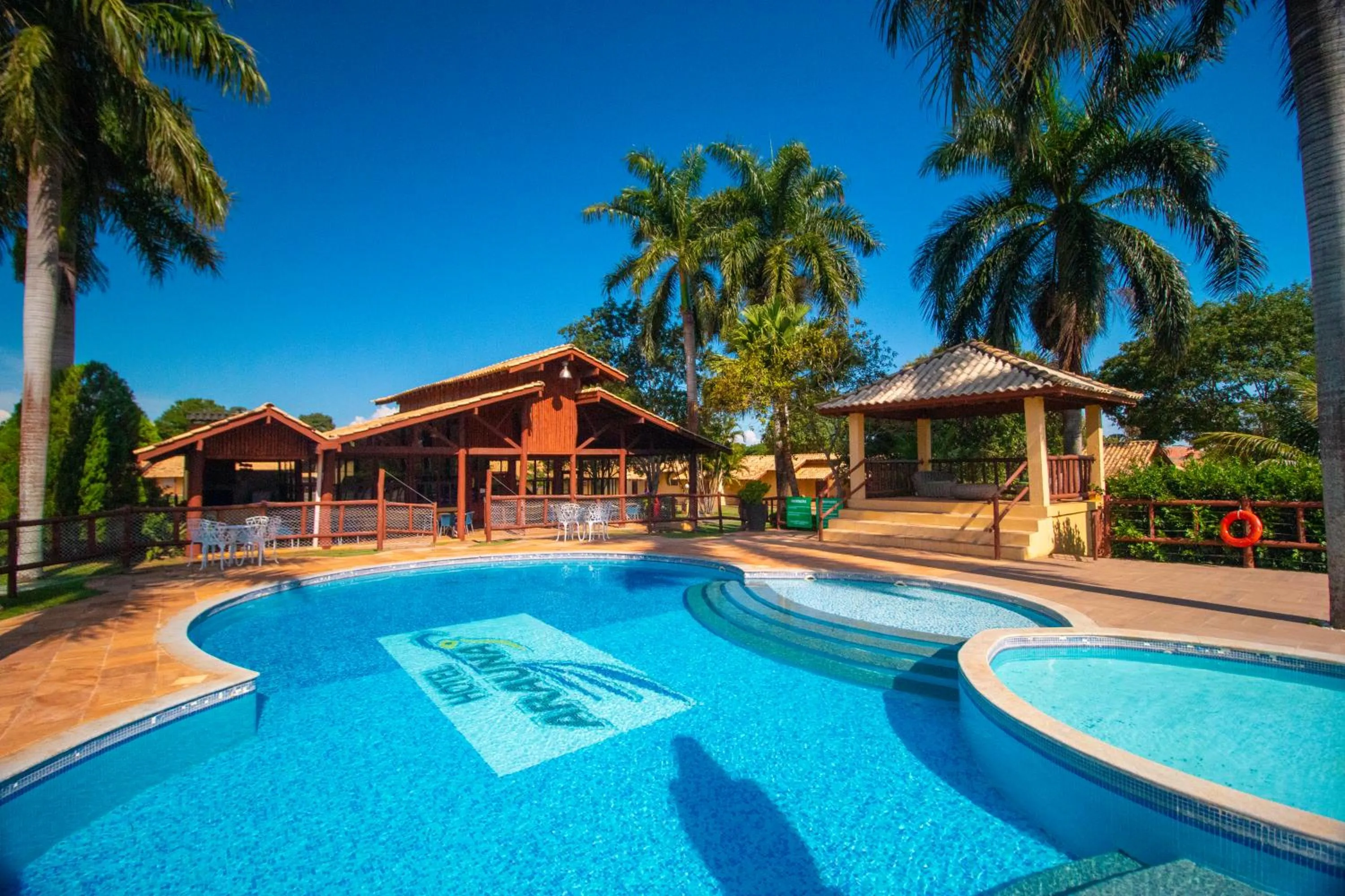 Swimming pool in Hotel Pousada Arauna
